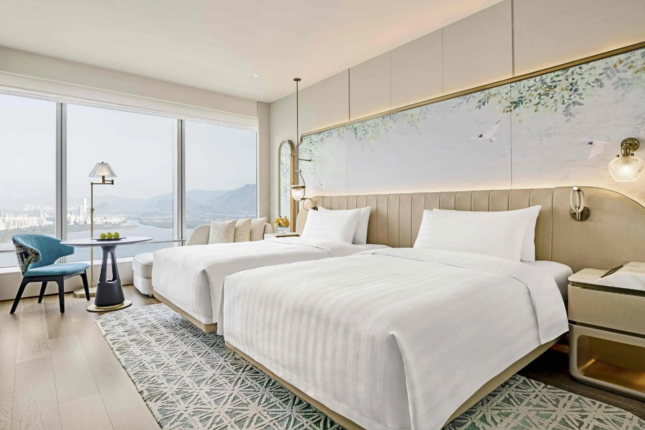 Photo of the whole room, Bed in Shangri-La Nanshan, Shenzhen, Stay for 2 consecutive nights and enjoy breakfast