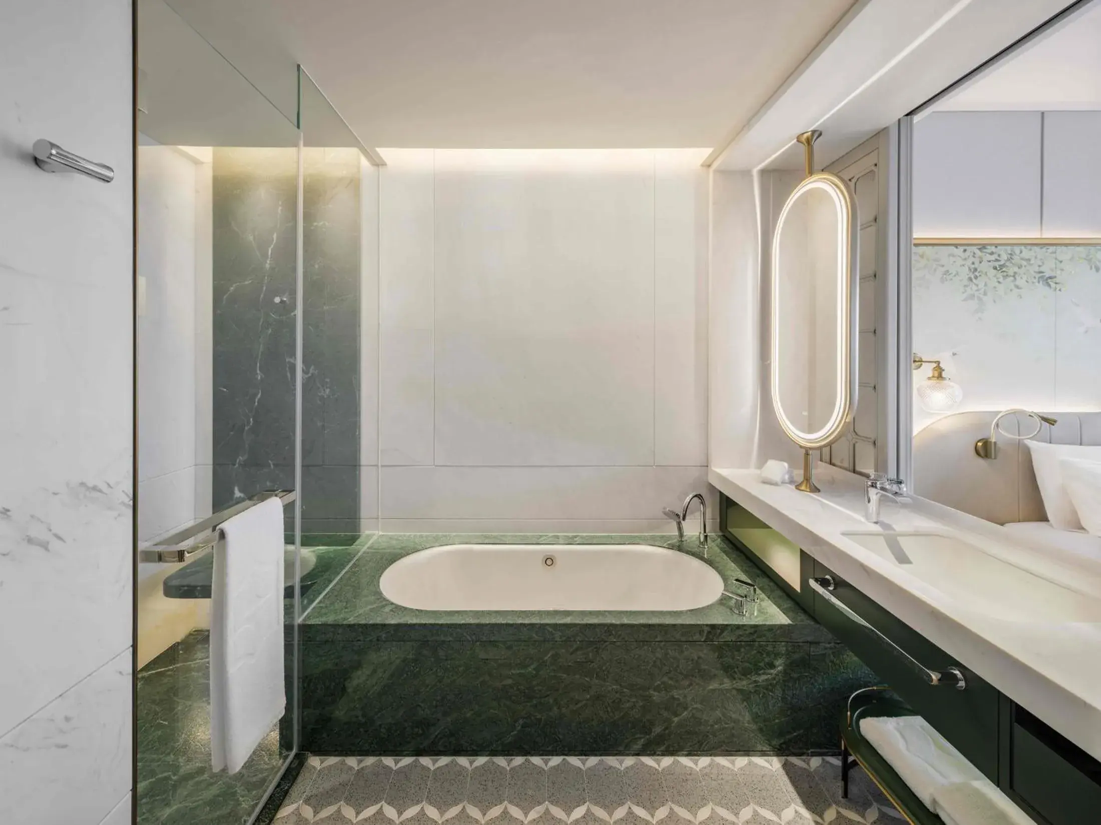 Deluxe Bay View King Room (Enjoy First-Time Mini-bar Benefits) in Shangri-La Nanshan, Shenzhen, Stay for 2 consecutive nights and enjoy breakfast Deluxe Bay View King Room (Enjoy First-Time Mini-bar Benefits) in Shangri-La Nanshan, Shenzhen, Stay for 2 consecutive nights and enjoy breakfast