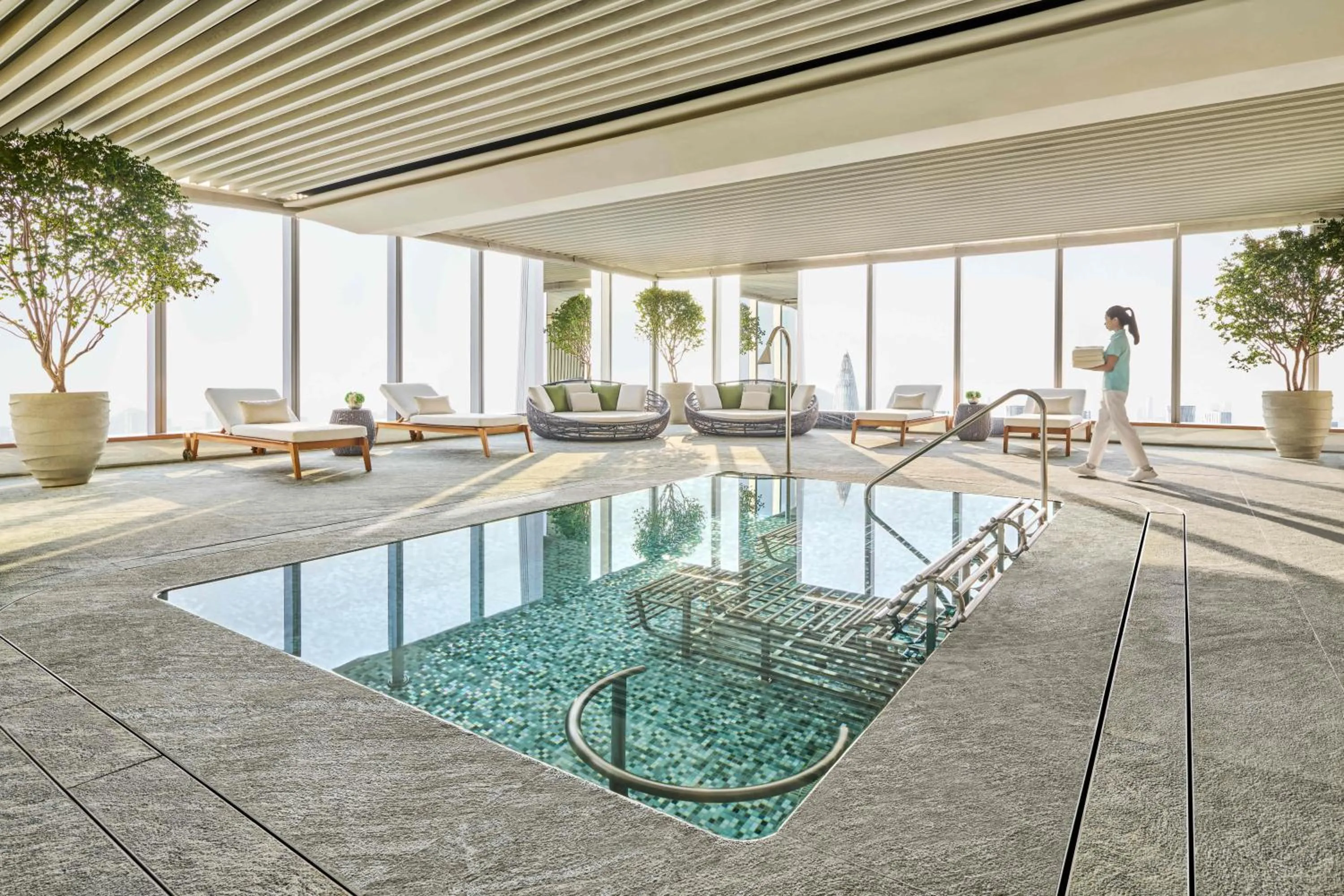 Swimming pool in Shangri-La Nanshan, Shenzhen, Stay for 2 consecutive nights and enjoy breakfast