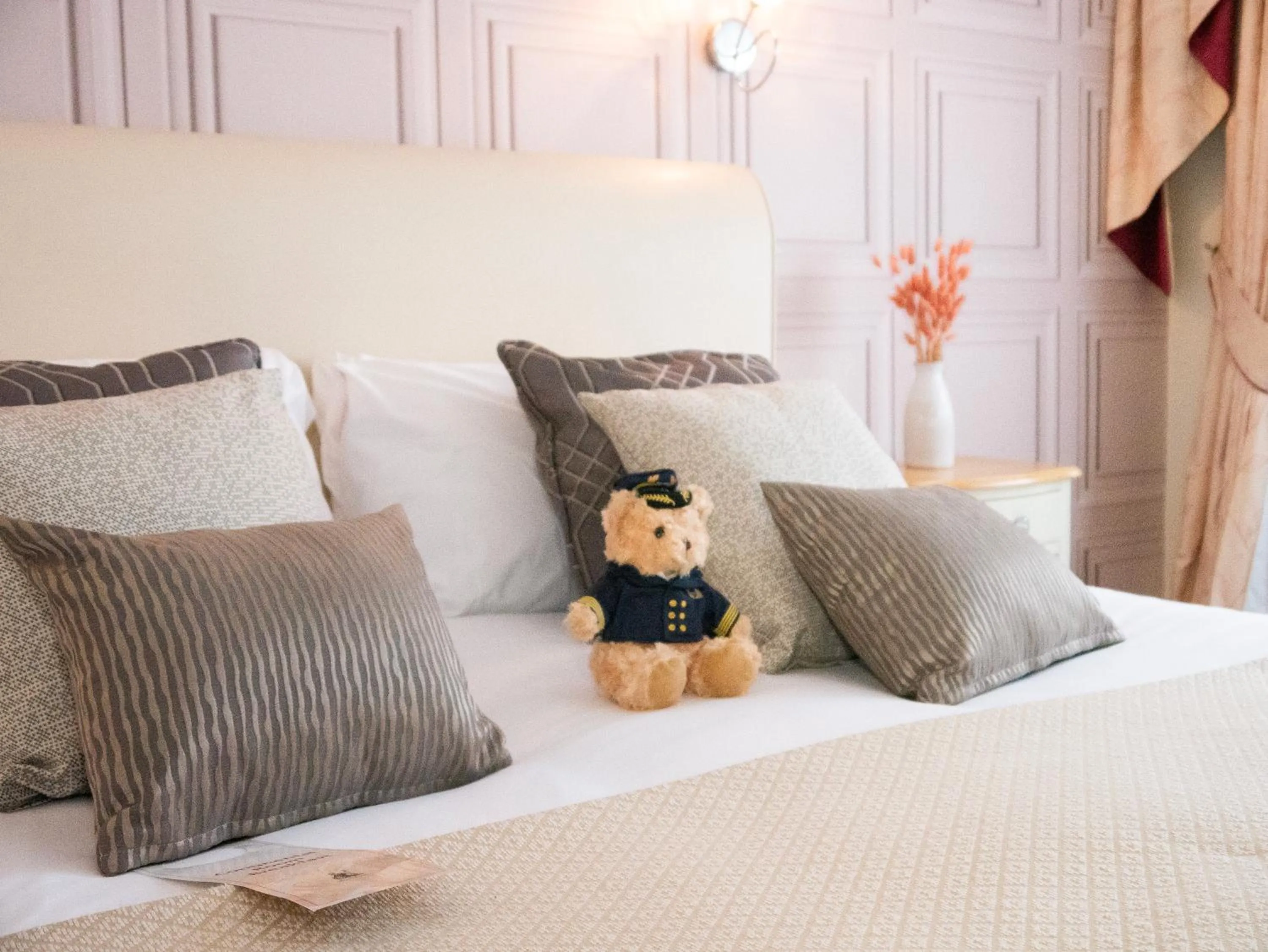 Bedroom, Bed in Britannia Hotel Newcastle Airport