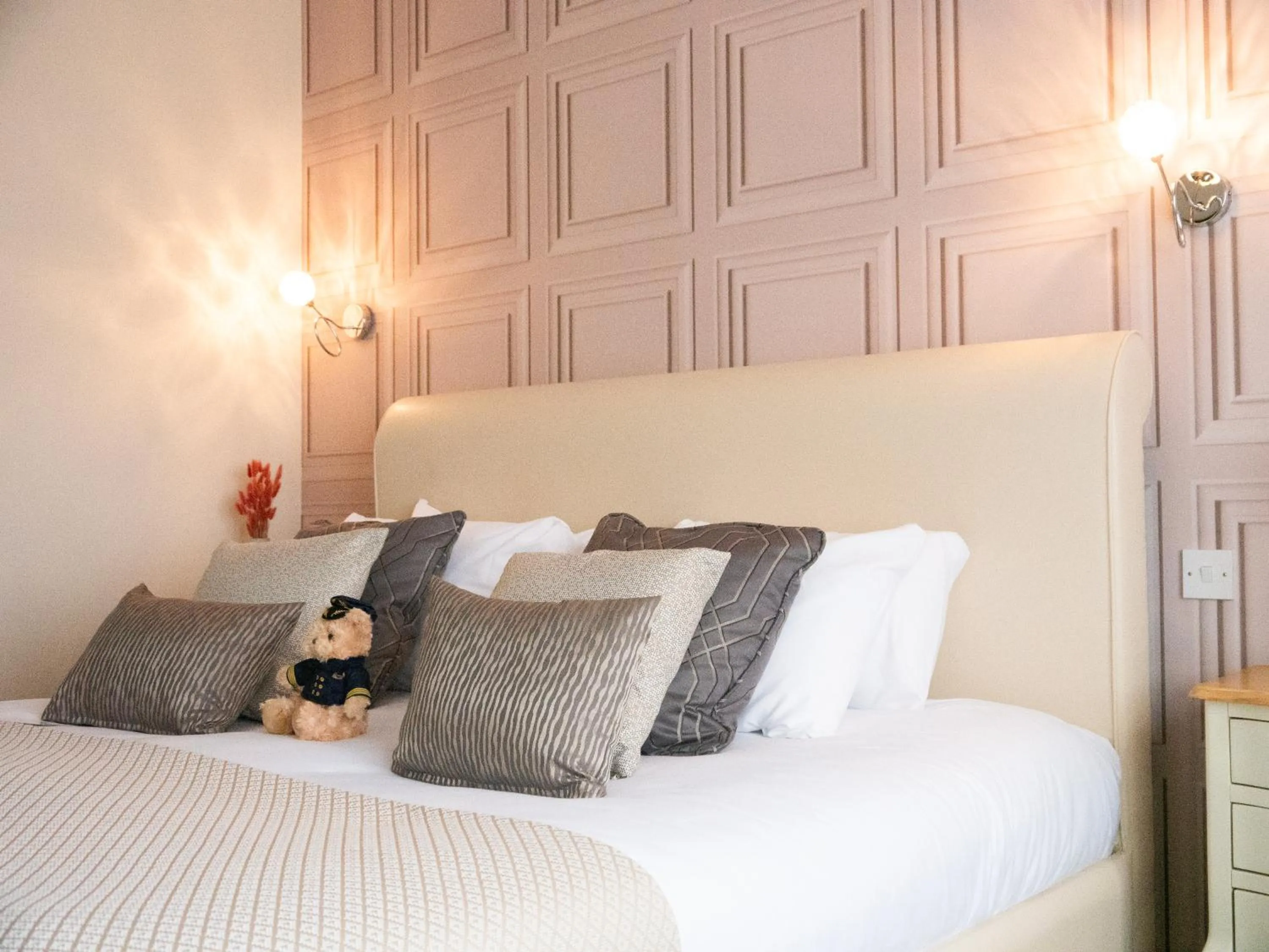 Bedroom, Bed in Britannia Hotel Newcastle Airport