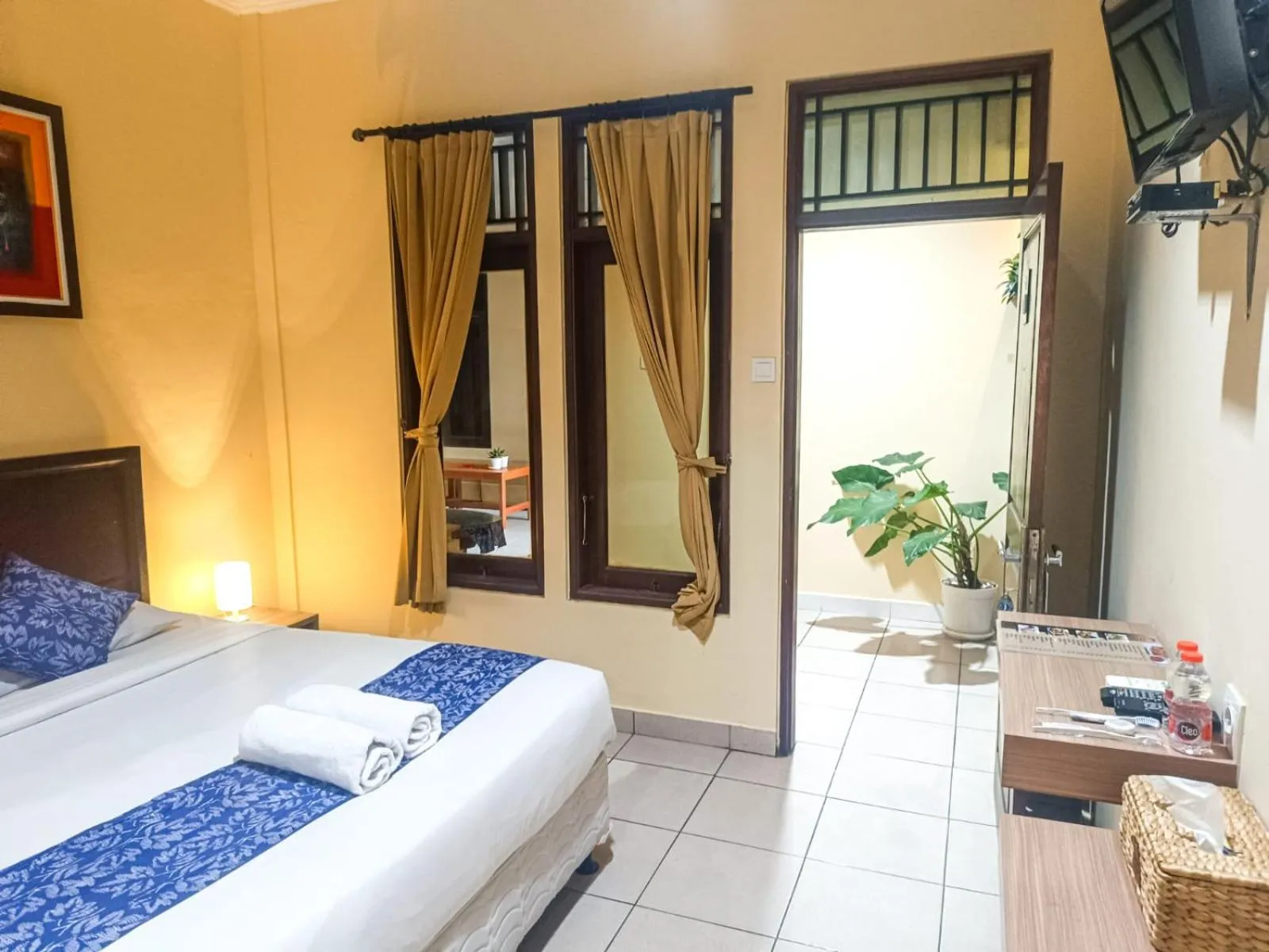 Bedroom, Bed in Miraa Guest House & Resto