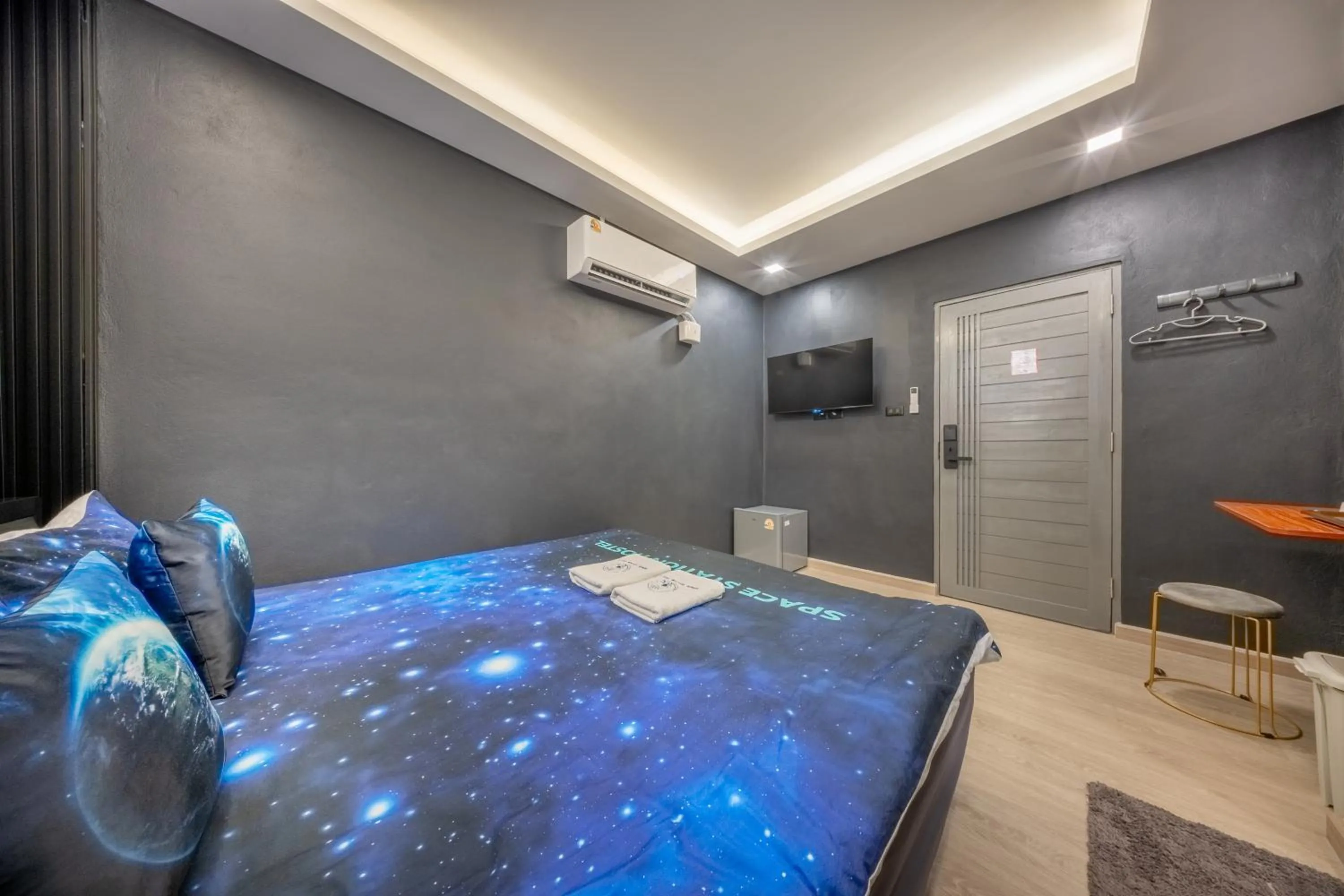 Bed in Space Station Hostel