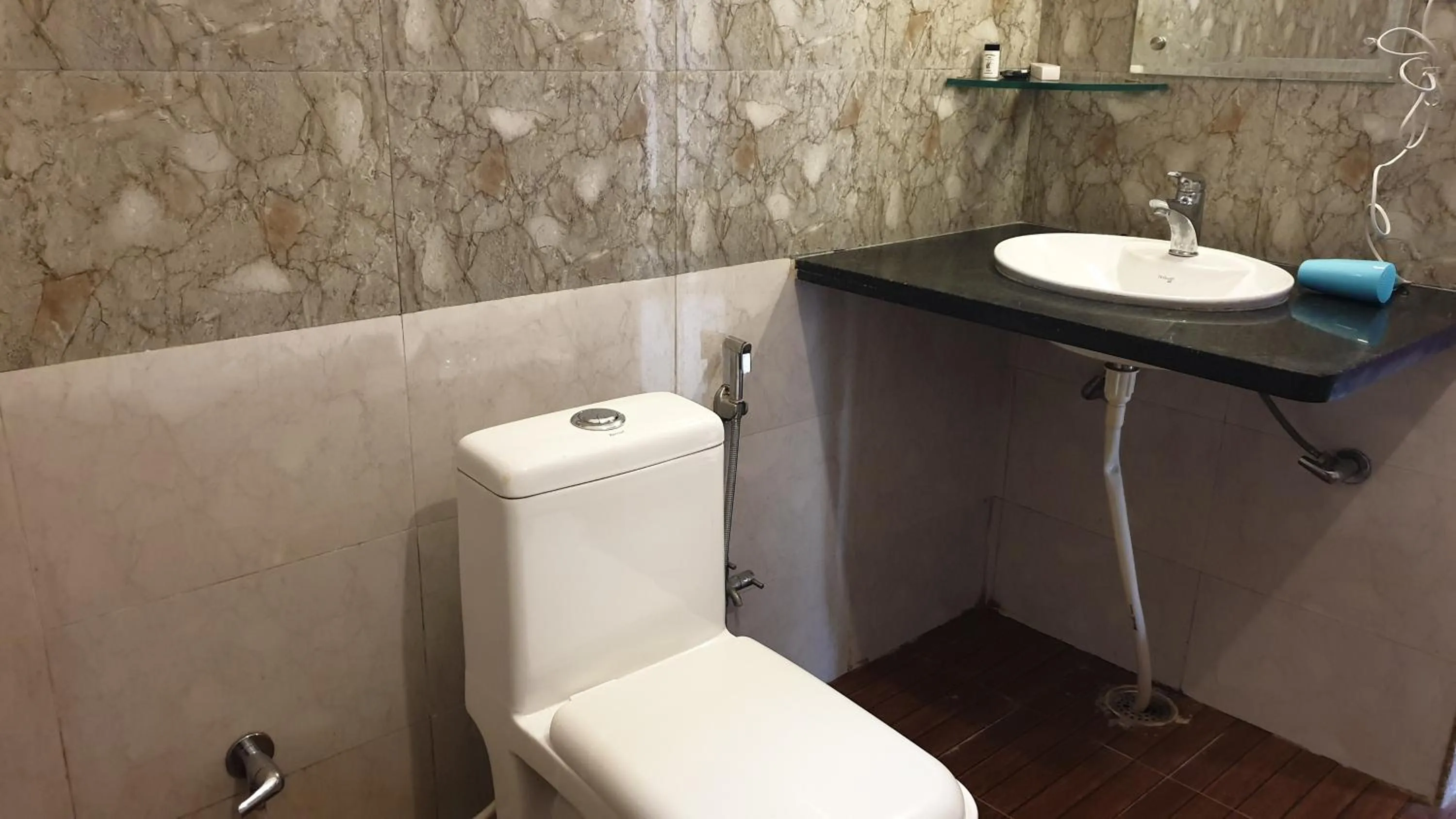 Bathroom in Aranya Vilas, Ranthambhore