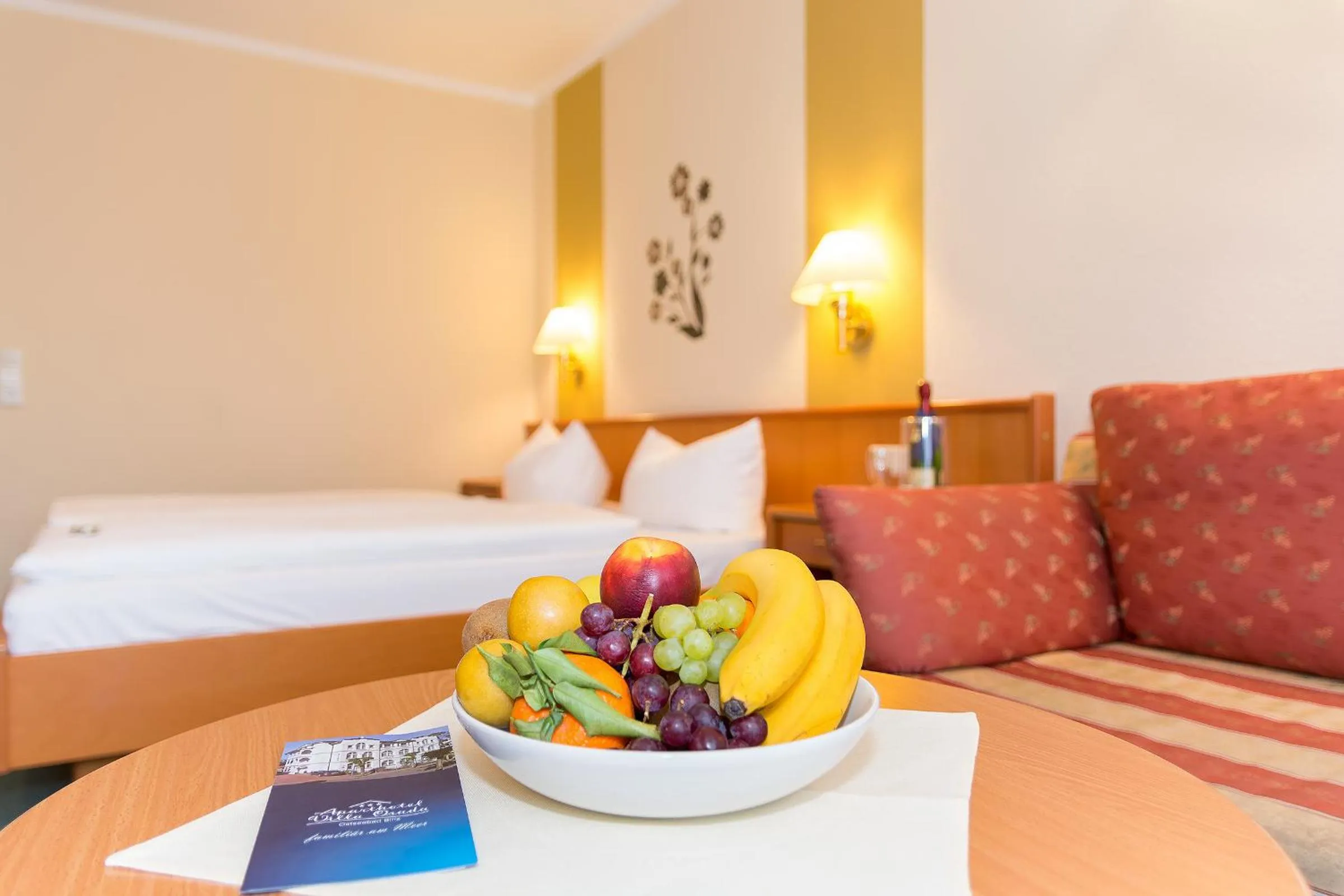 Dining area, Bed in Villa Osada
