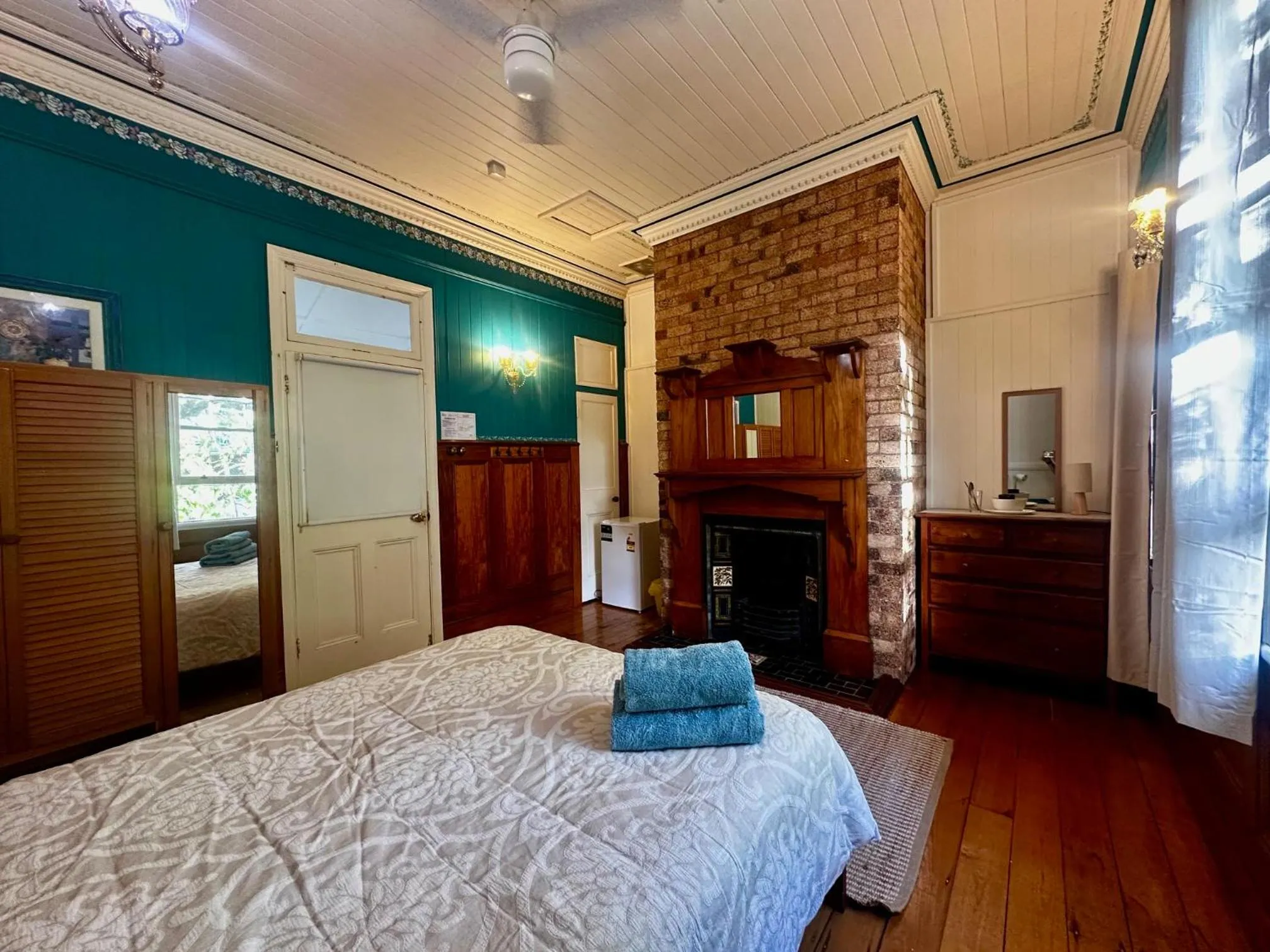 Bed in Minto Accommodation Brisbane
