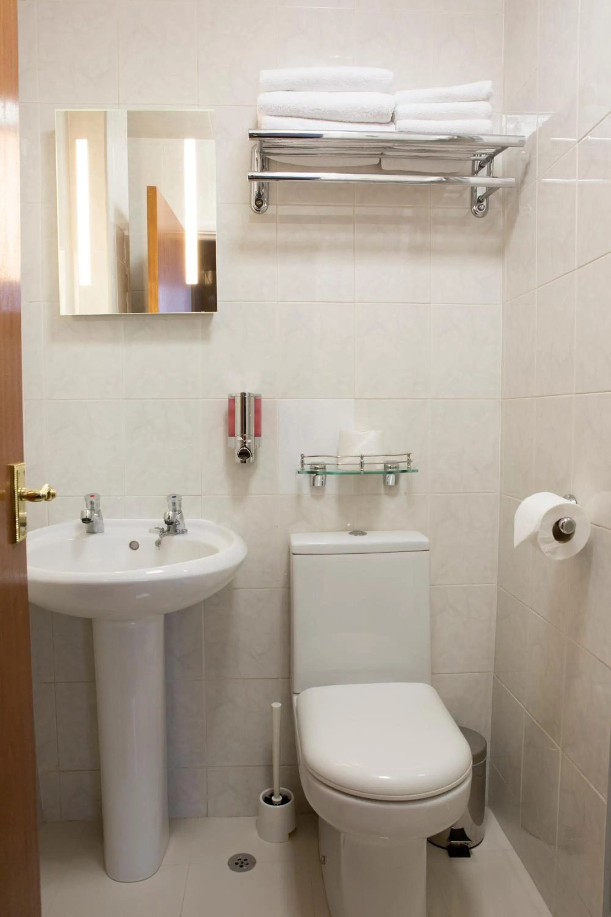 Toilet in Westpoint Hotel