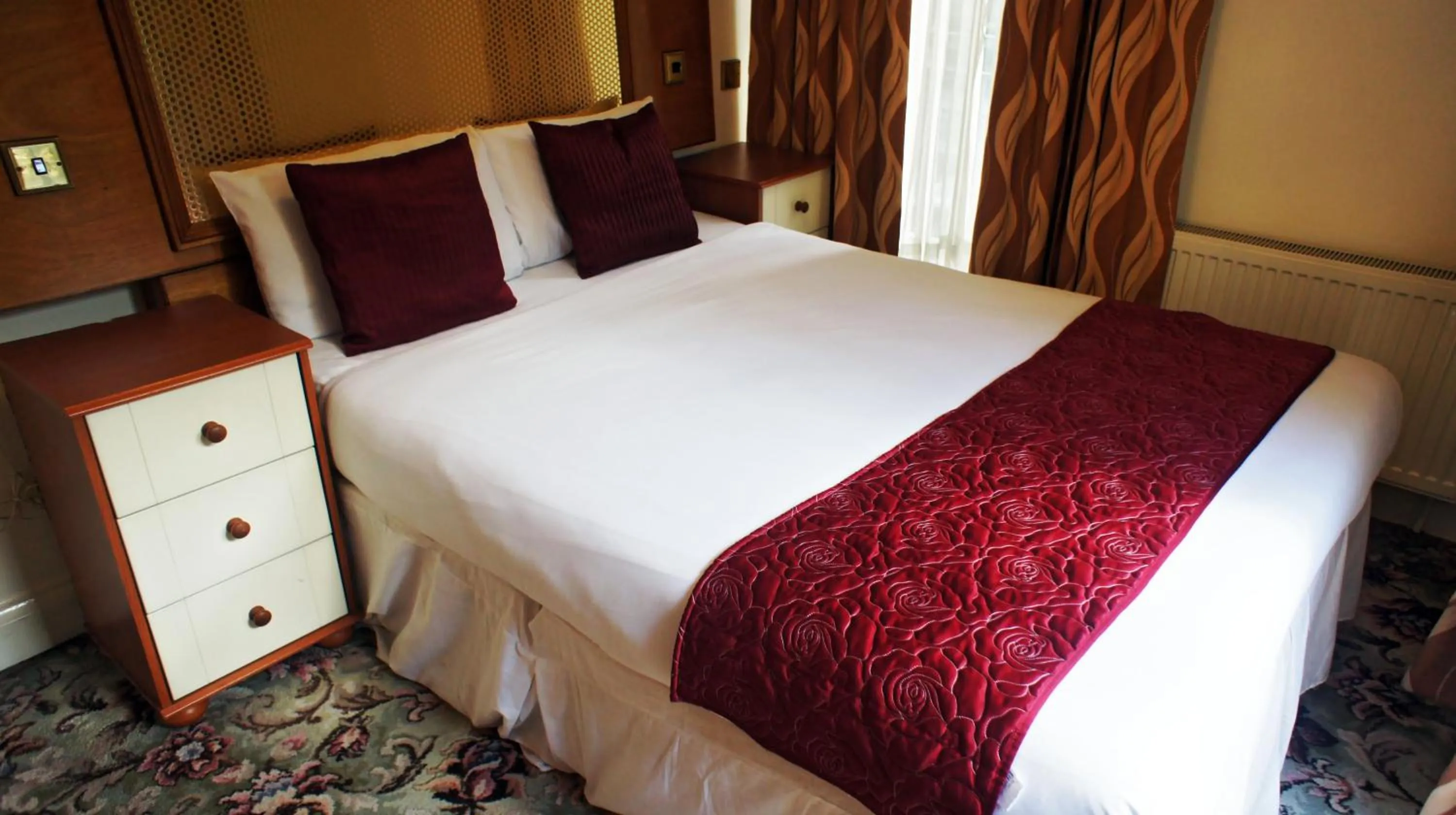 Bed in Westpoint Hotel