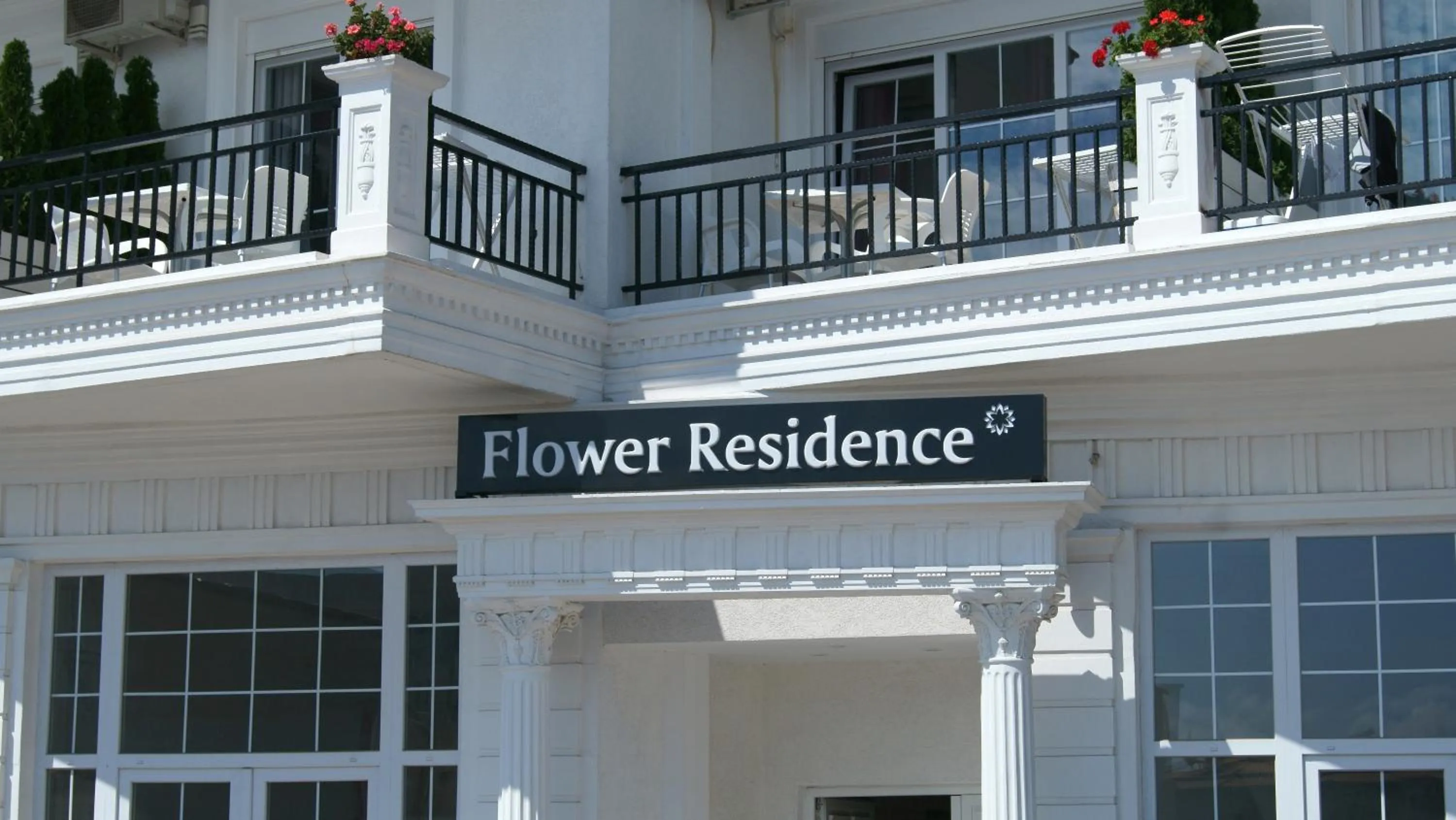 Facade/entrance in Apartments Flower Residence