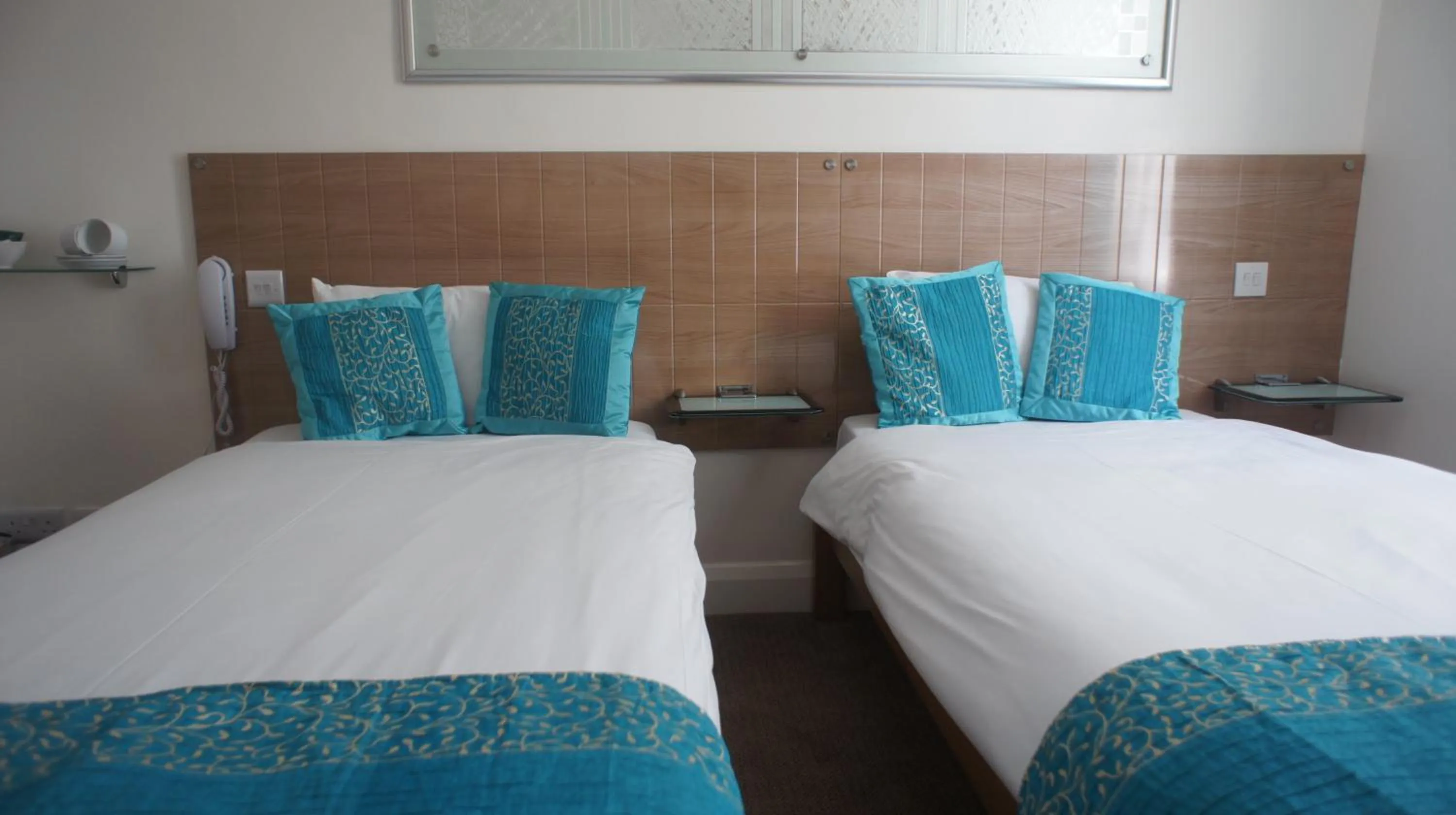 Photo of the whole room, Bed in Abbey Court Hotel - Hyde Park