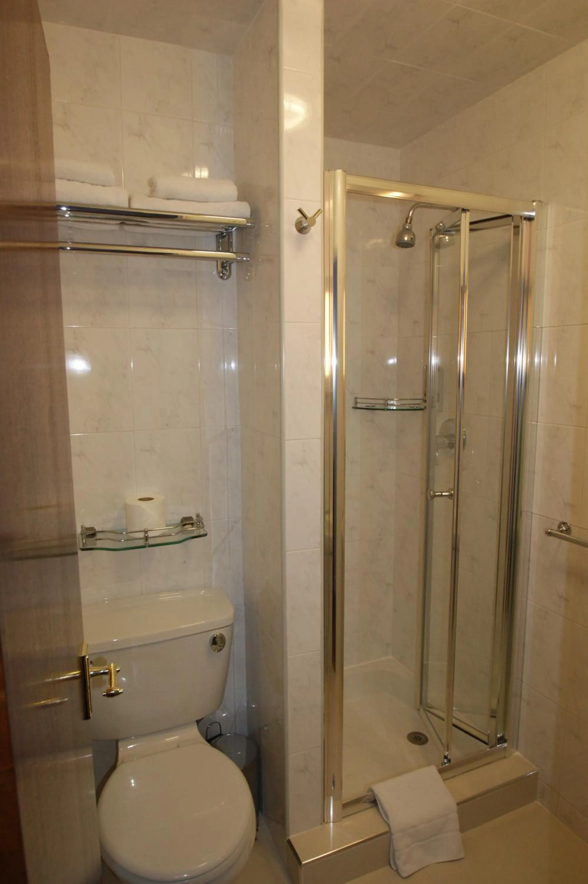 Bathroom in Abbey Court Hotel - Hyde Park