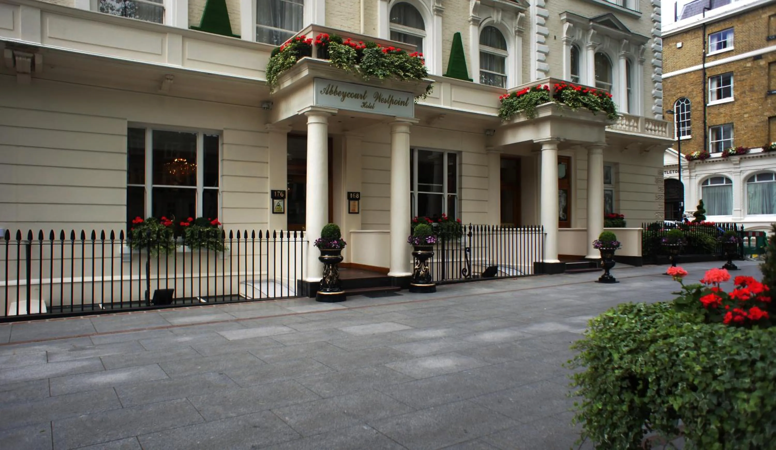 Facade/entrance in Abbey Court Hotel - Hyde Park