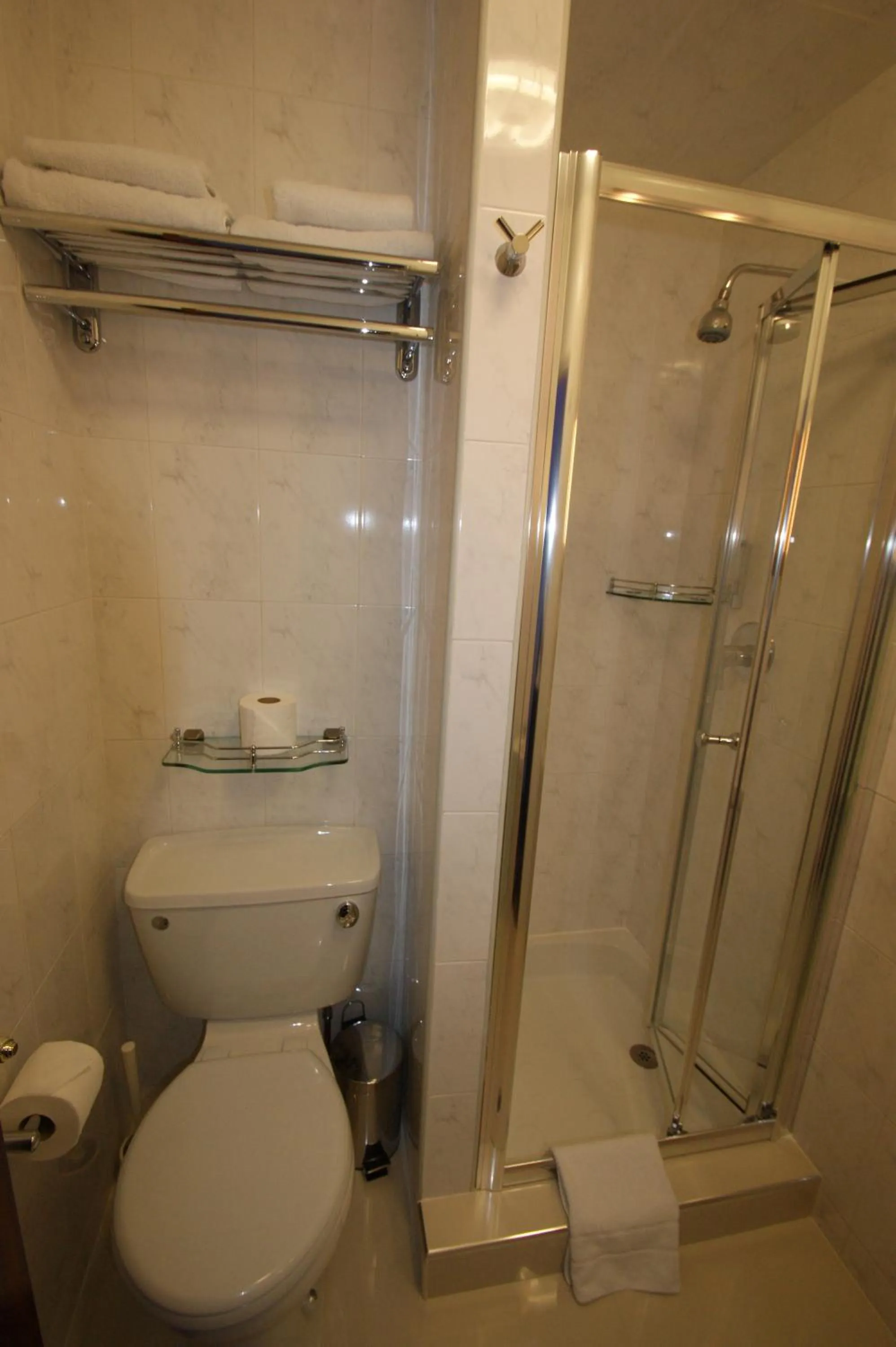 Bathroom in Abbey Court Hotel - Hyde Park