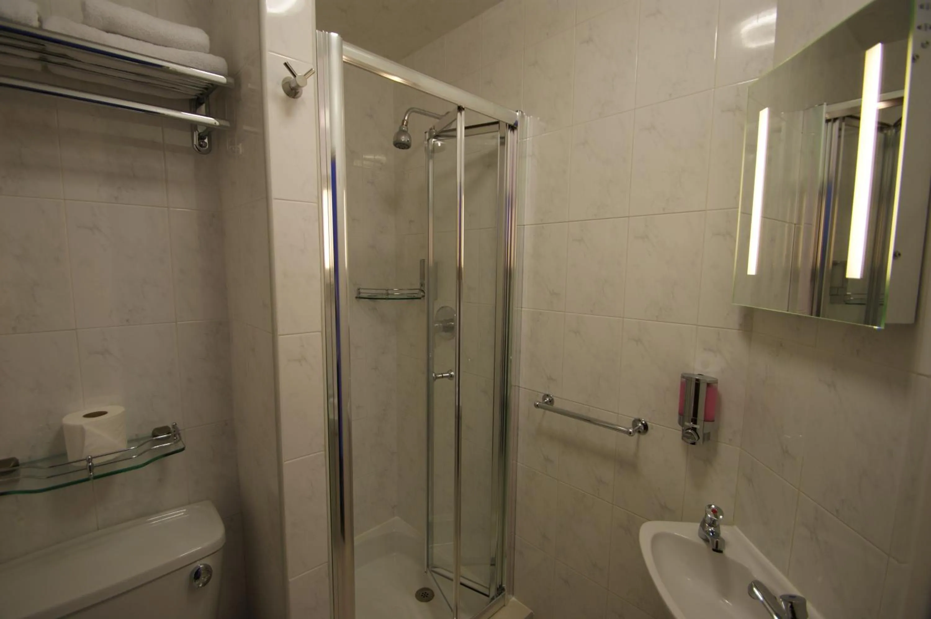 Bathroom in Abbey Court Hotel - Hyde Park