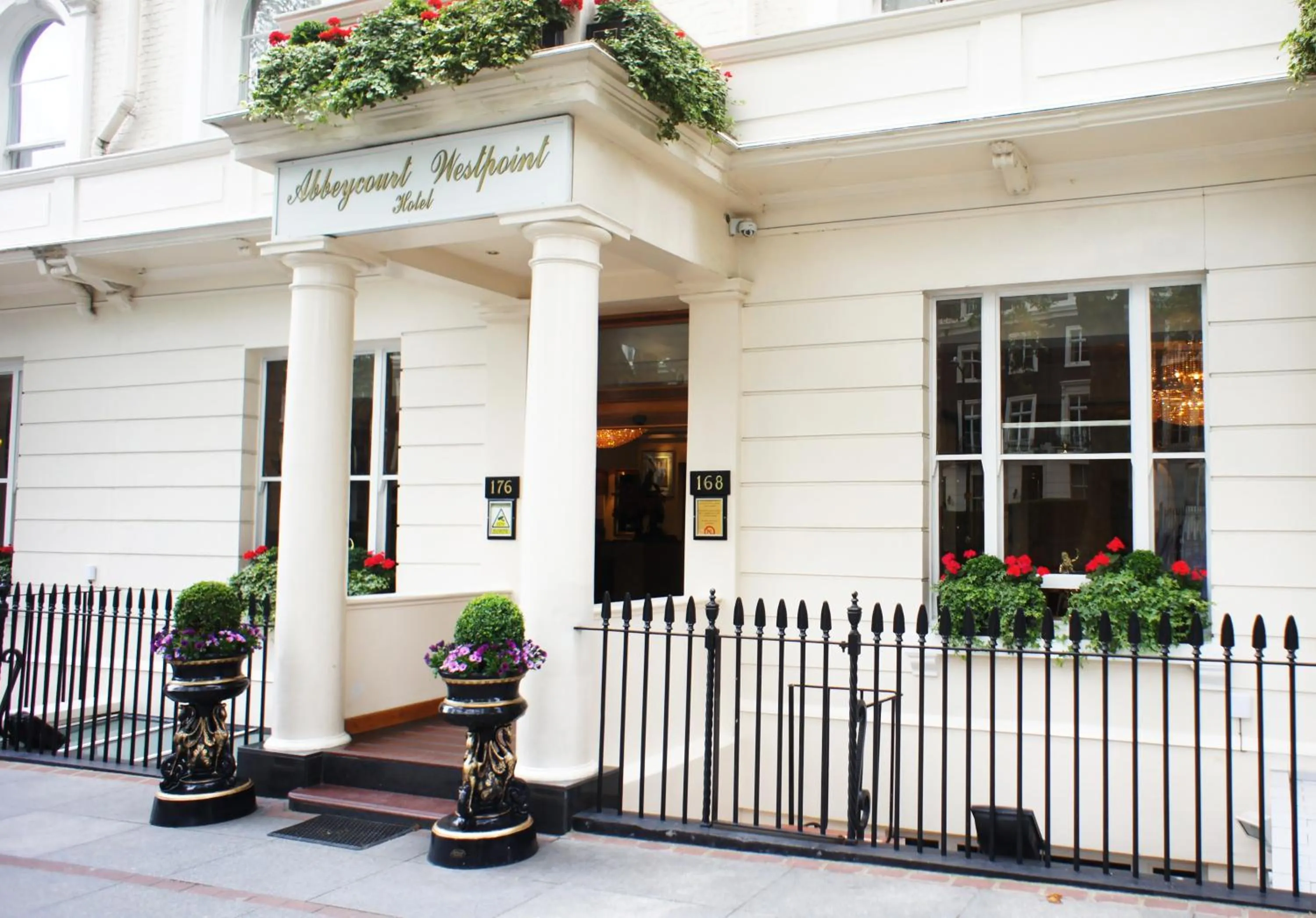 Facade/entrance in Abbey Court Hotel - Hyde Park