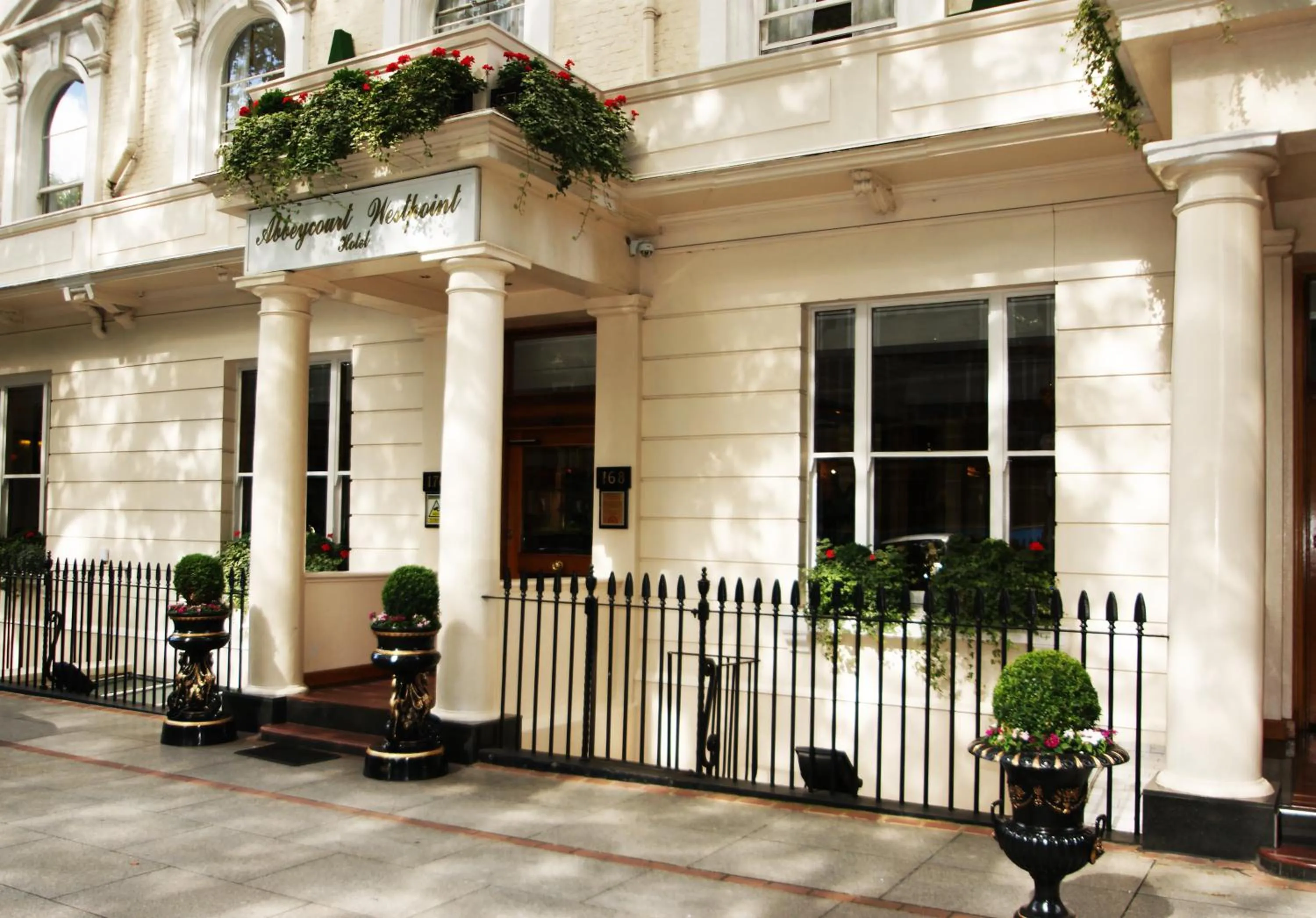 Facade/entrance in Abbey Court Hotel - Hyde Park
