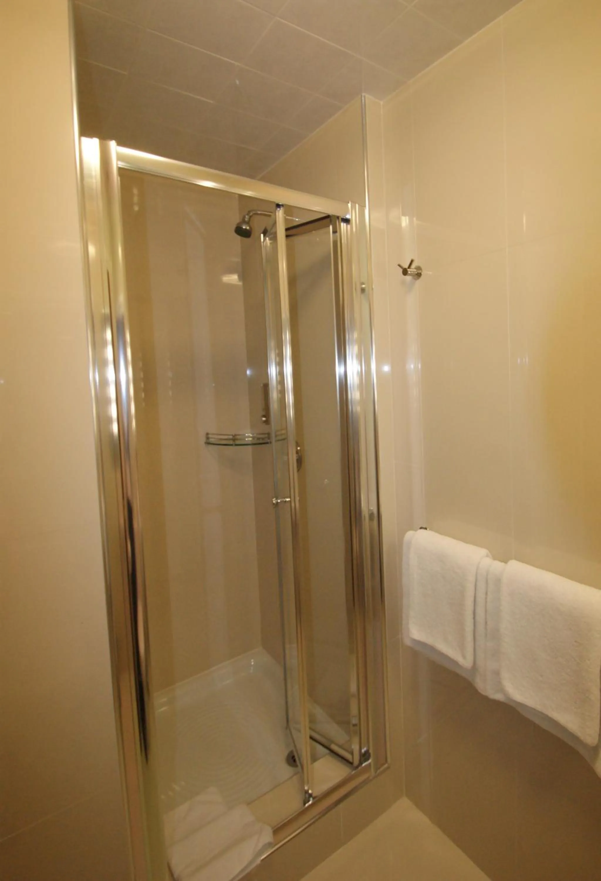 Bathroom in Abbey Court Hotel - Hyde Park