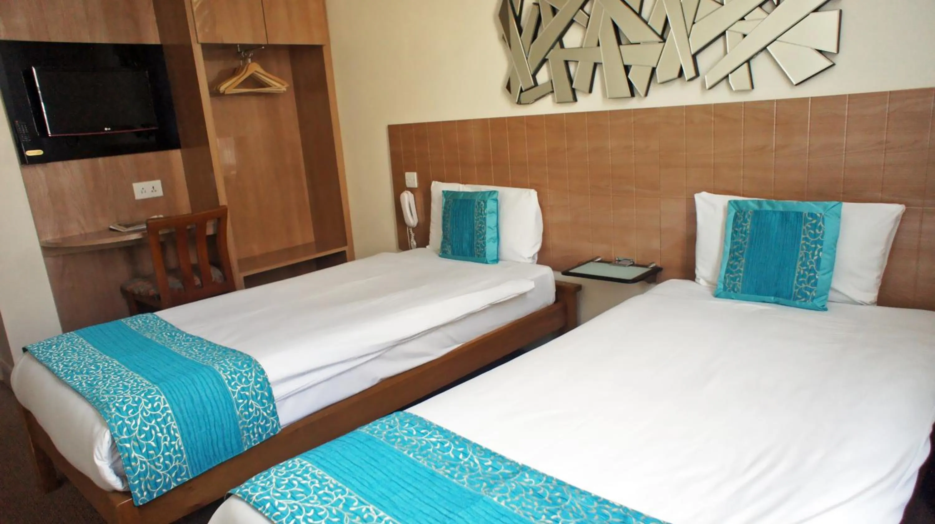 Bed in Abbey Court Hotel - Hyde Park