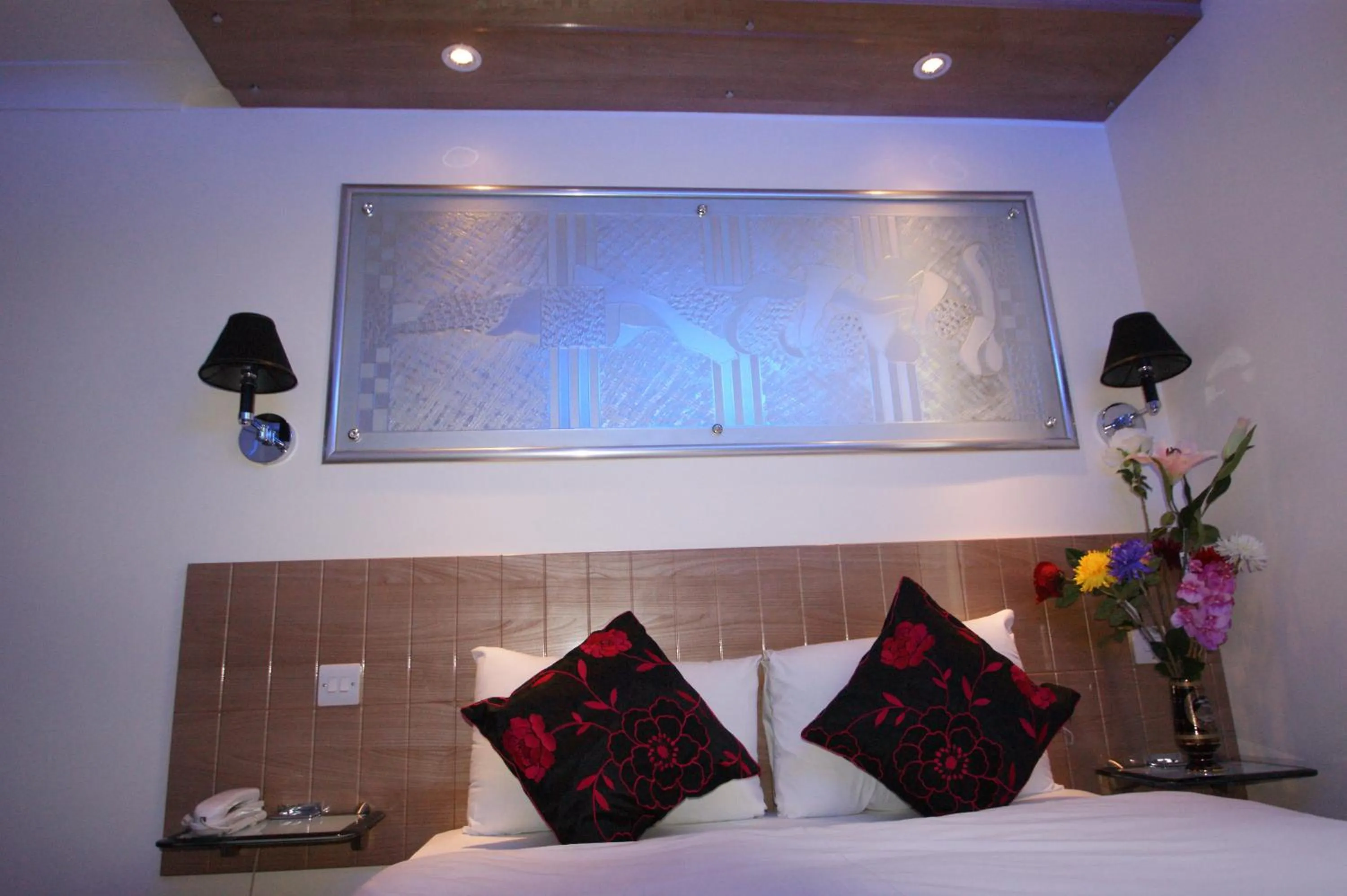 Bed in Abbey Court Hotel - Hyde Park