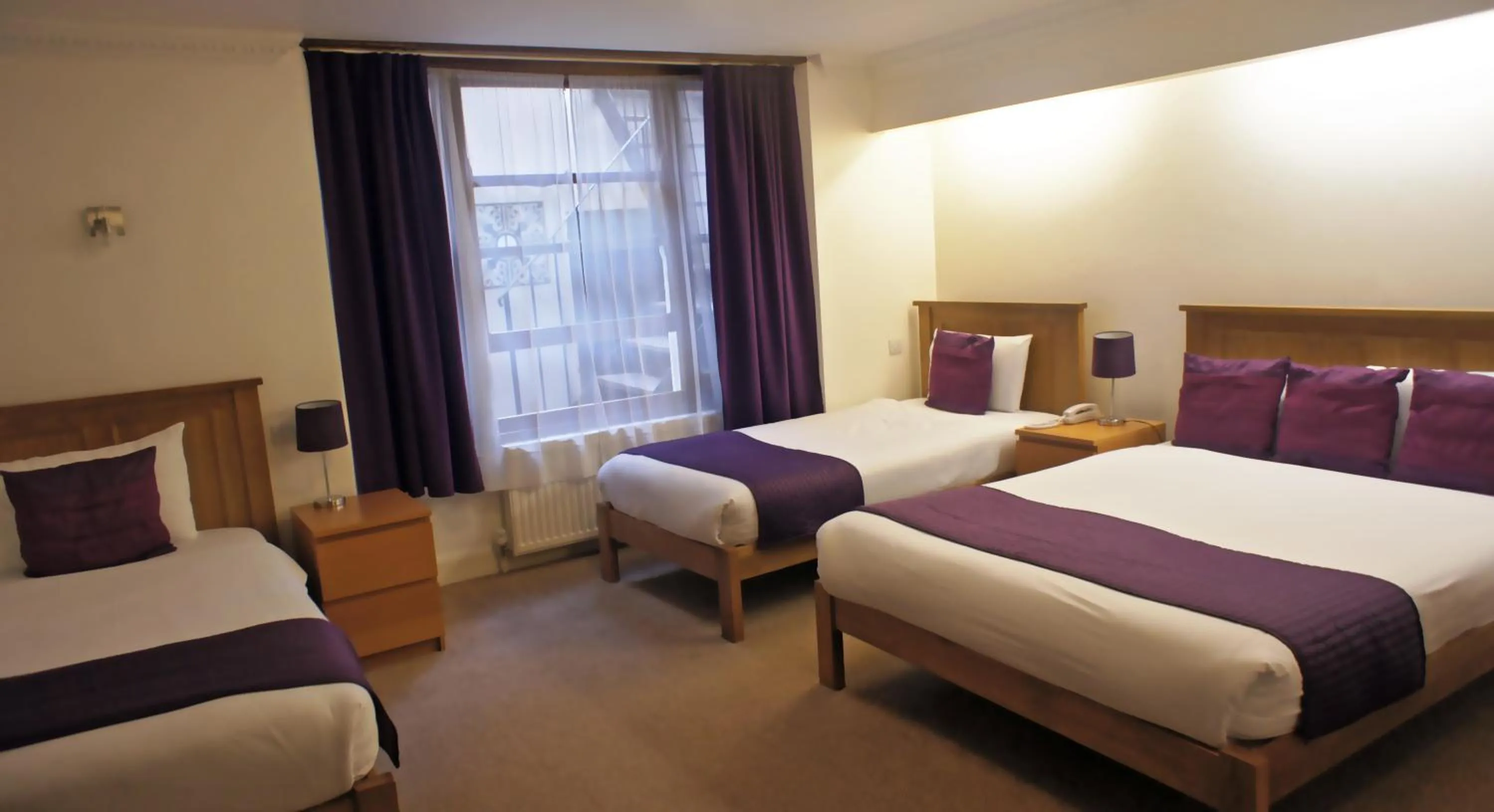 Photo of the whole room, Bed in Abbey Court Hotel - Hyde Park