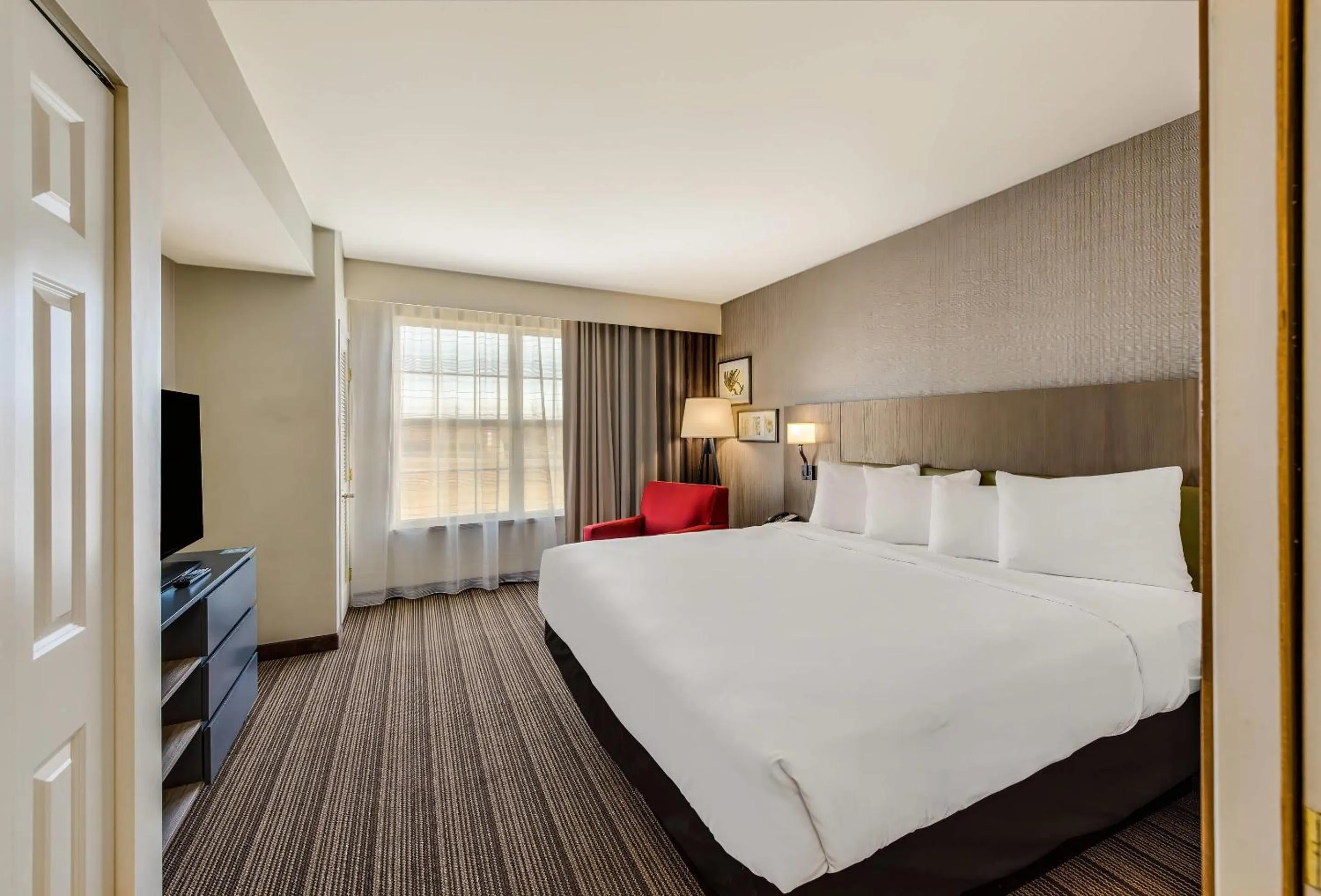 Bedroom, Bed in Country Inn & Suites by Radisson, Findlay, OH