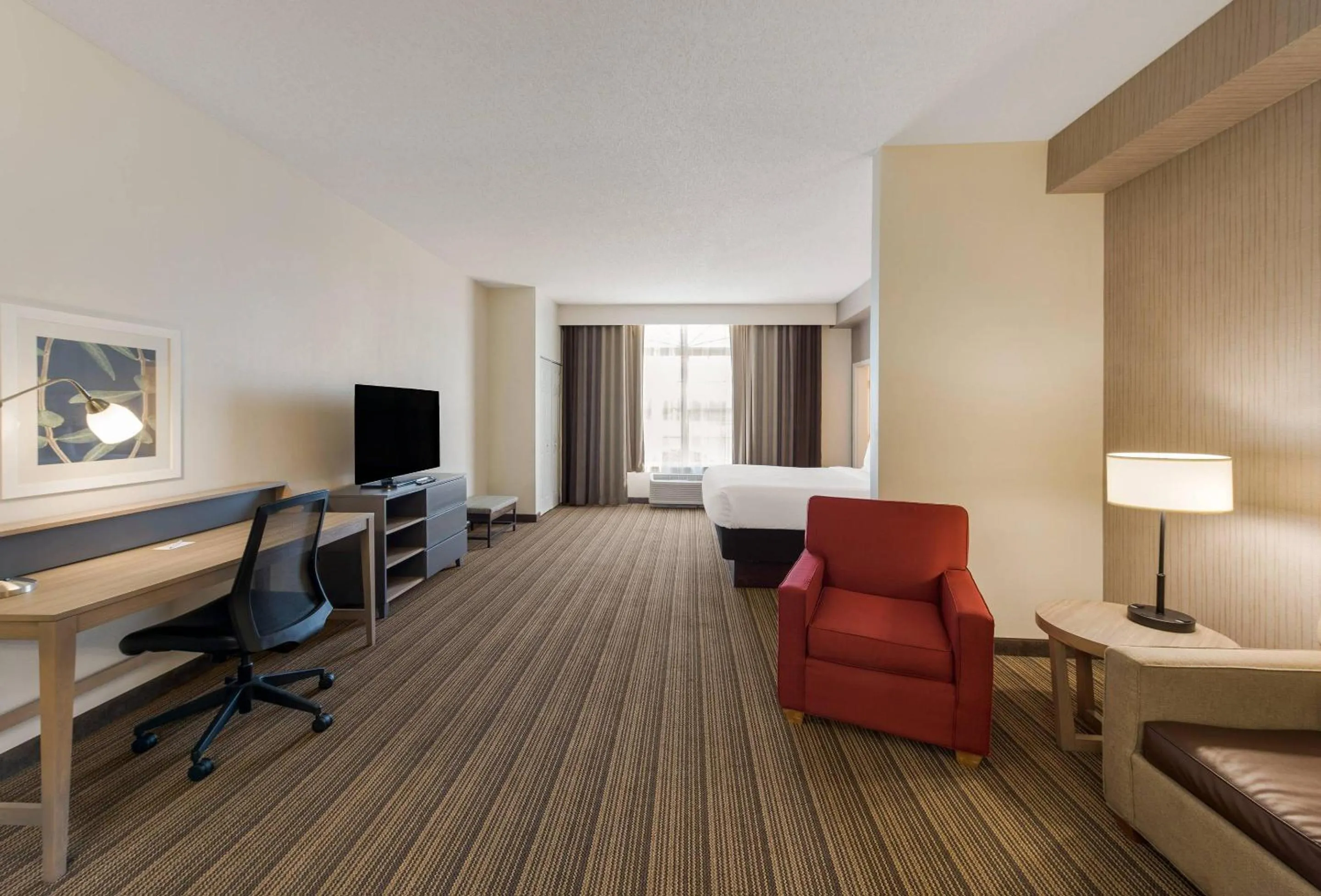 Living room in Country Inn & Suites by Radisson, Findlay, OH