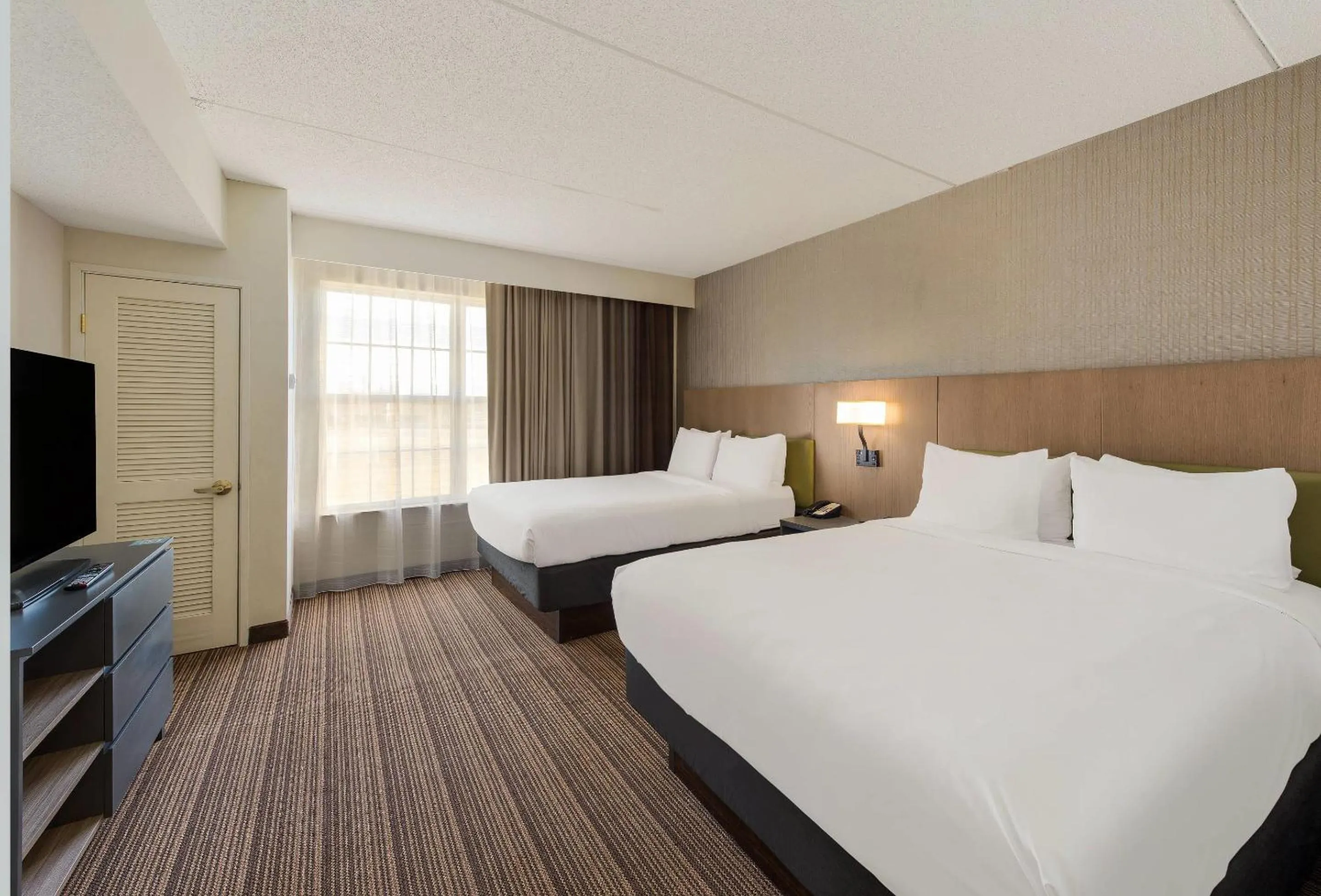 Bedroom, Bed in Country Inn & Suites by Radisson, Findlay, OH