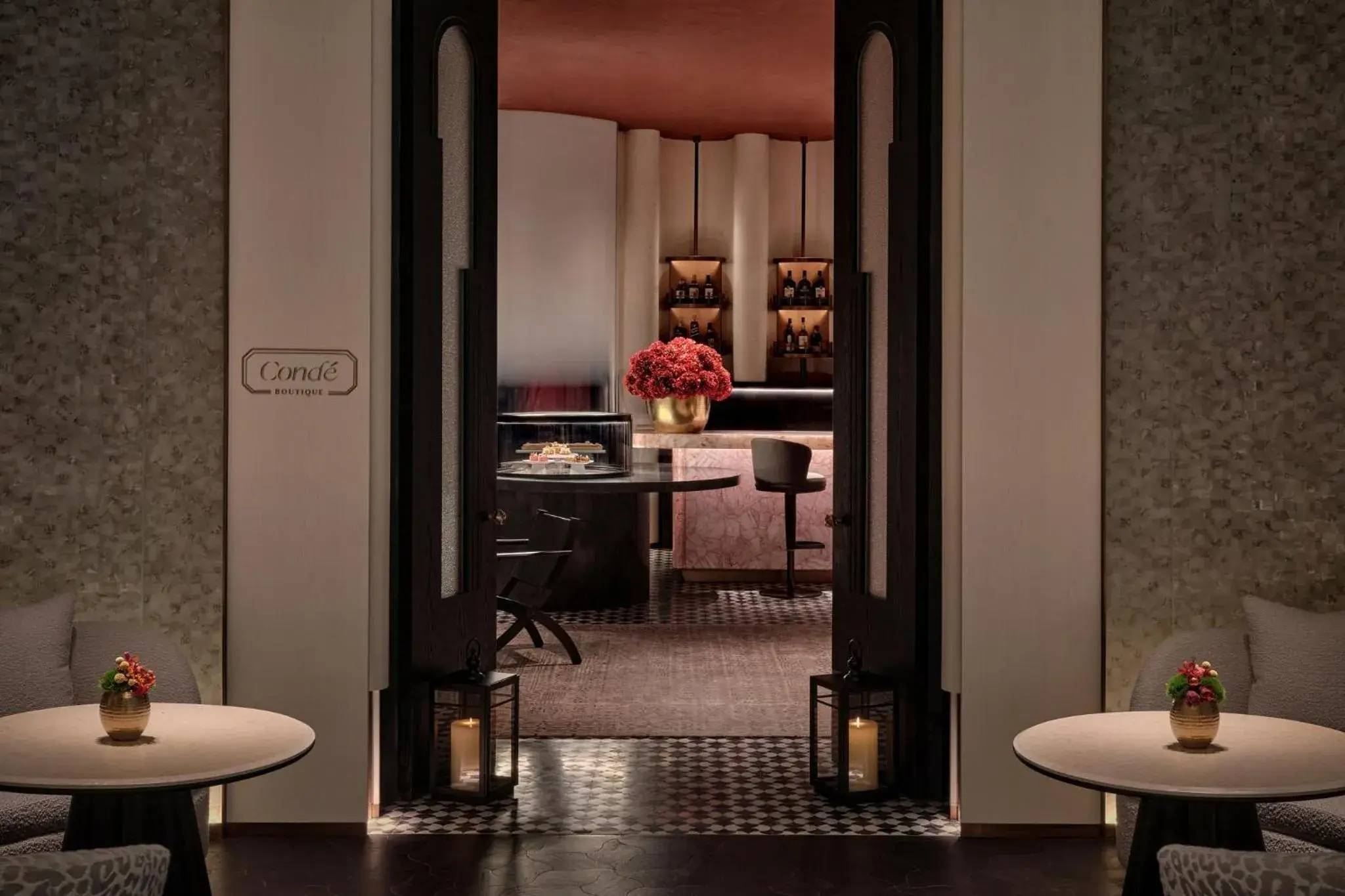 Lounge or bar in Regent Shanghai on the Bund Lounge or bar in Regent Shanghai on the Bund