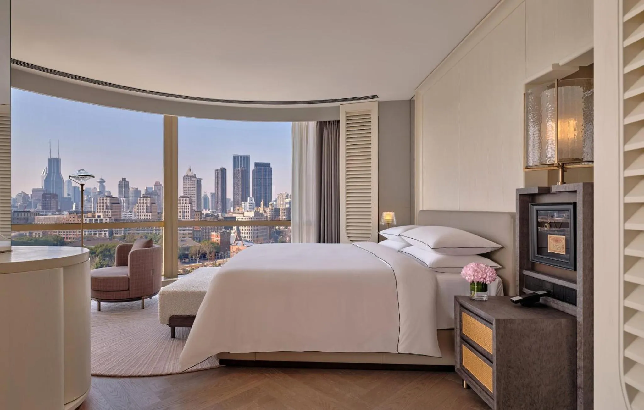 Photo of the whole room, Bed in Regent Shanghai on the Bund