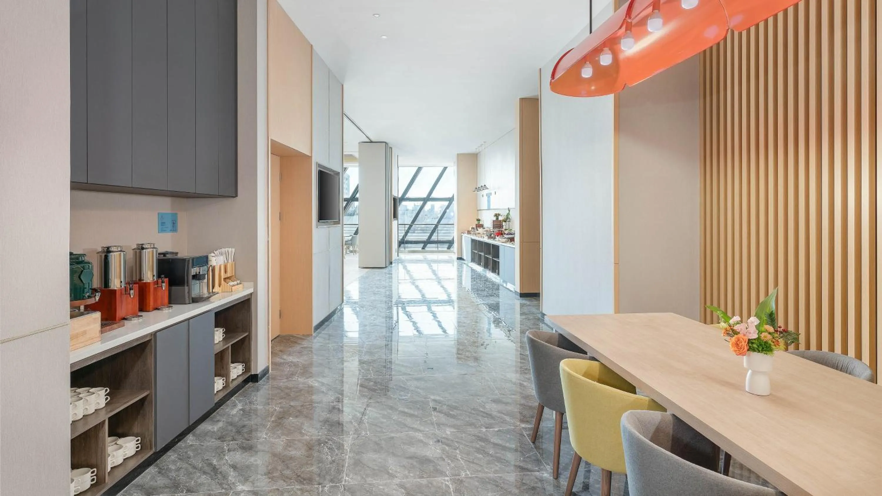 Restaurant/places to eat in Holiday Inn Express Weifang City Center by IHG