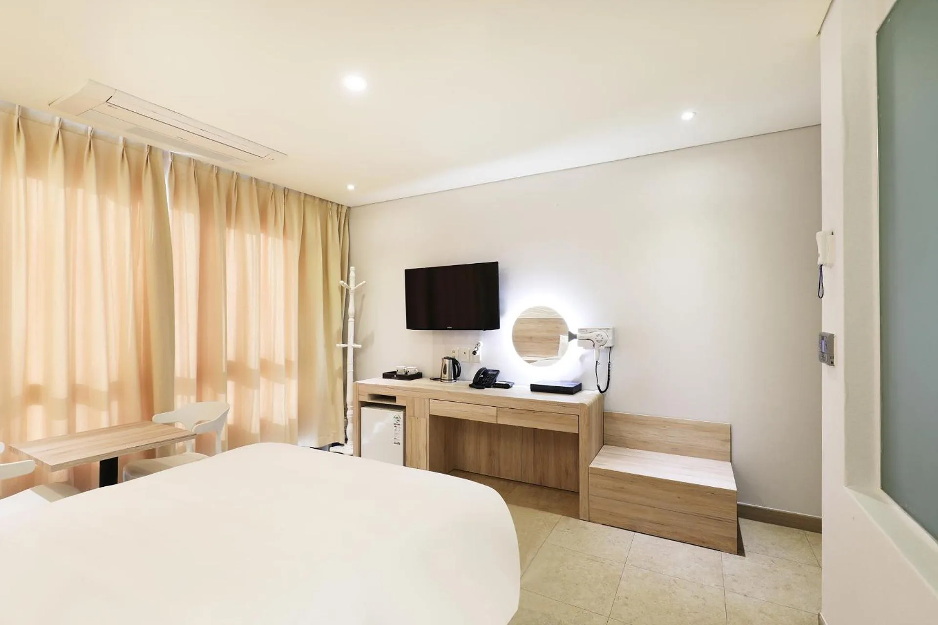 Bedroom, Bed in Hotel The Sea Star