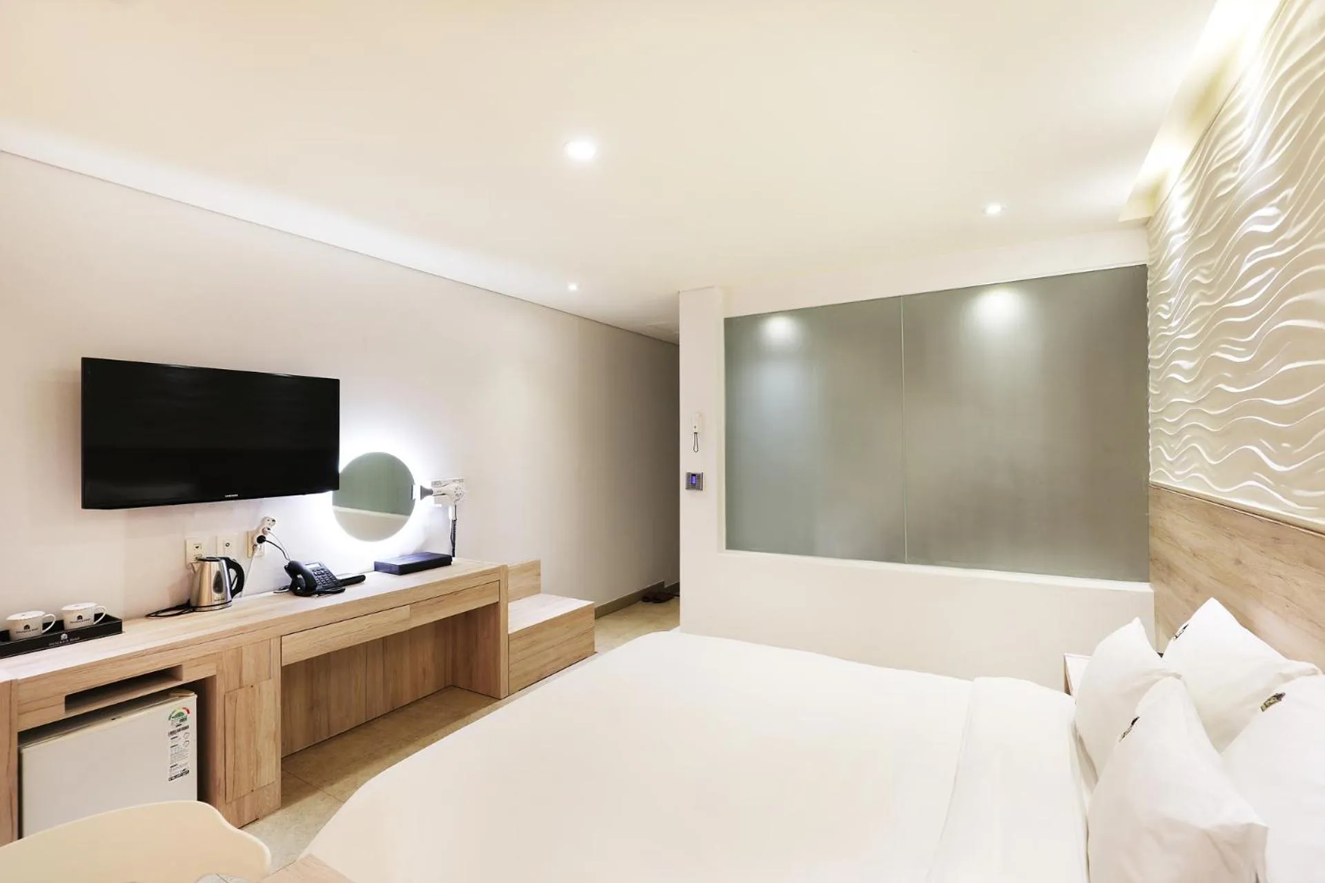 Photo of the whole room, Bed in Hotel The Sea Star