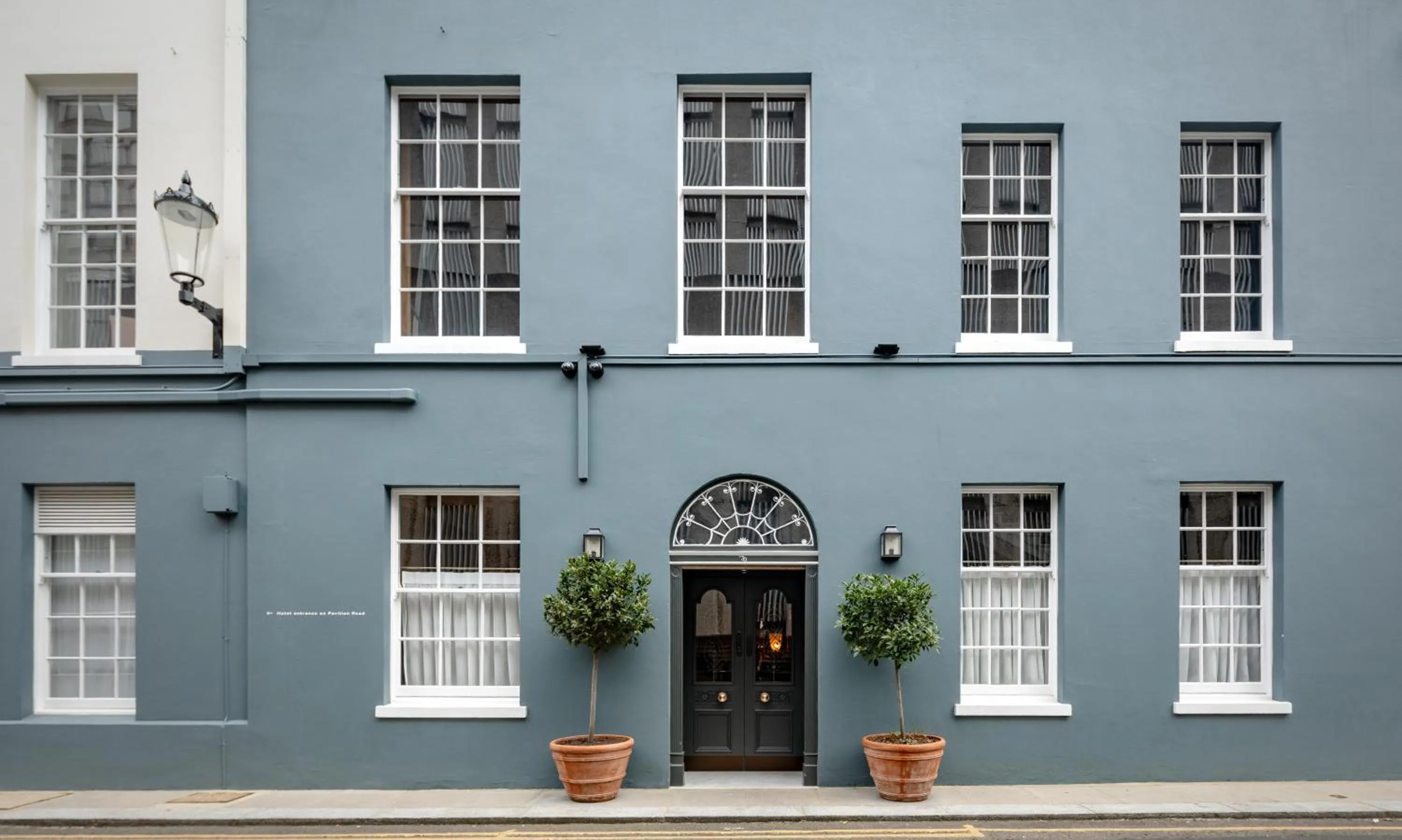 No. 30 Knightsbridge