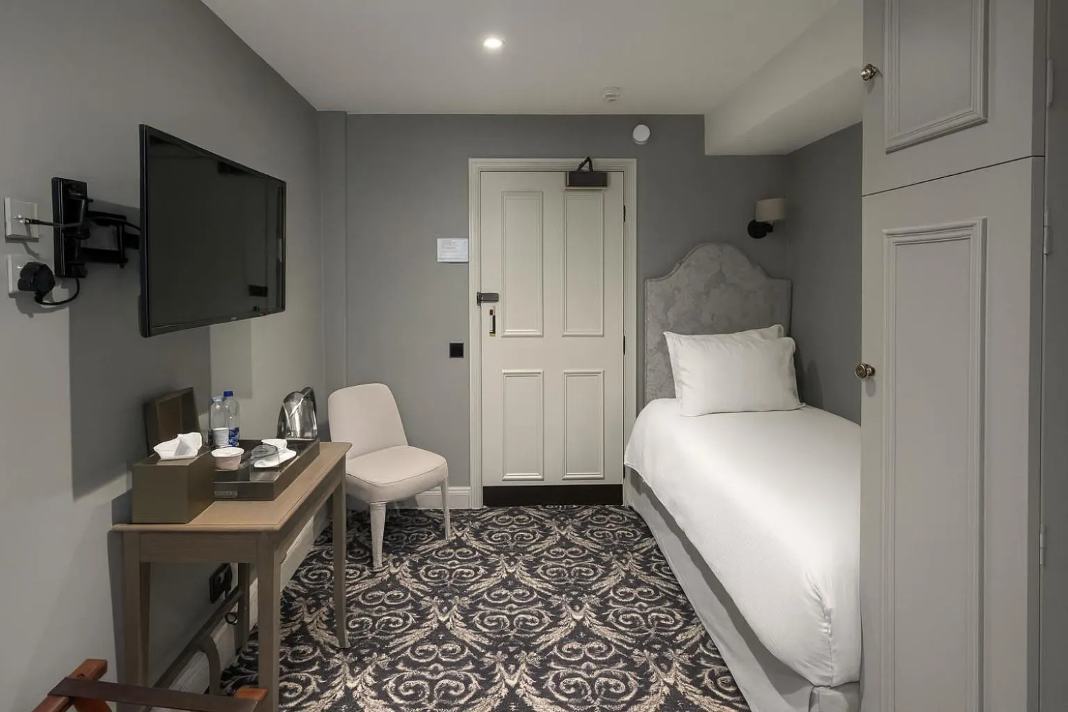 Bed in No. 30 Knightsbridge