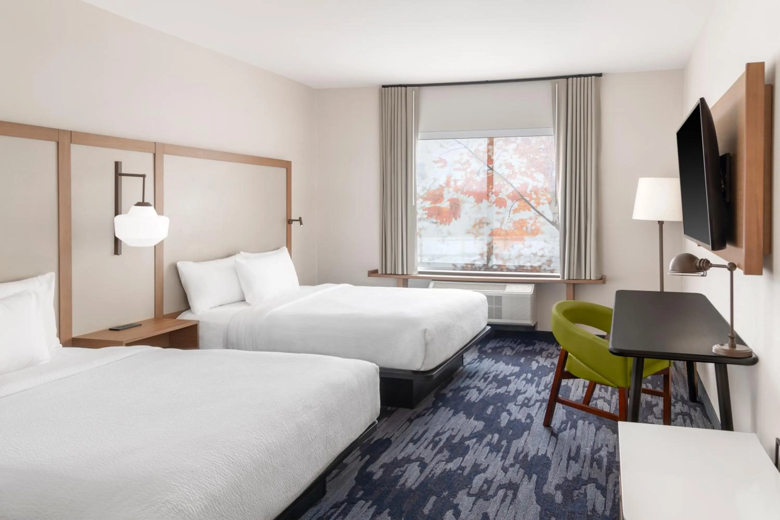 Bed in Fairfield by Marriott Inn & Suites Detroit Taylor