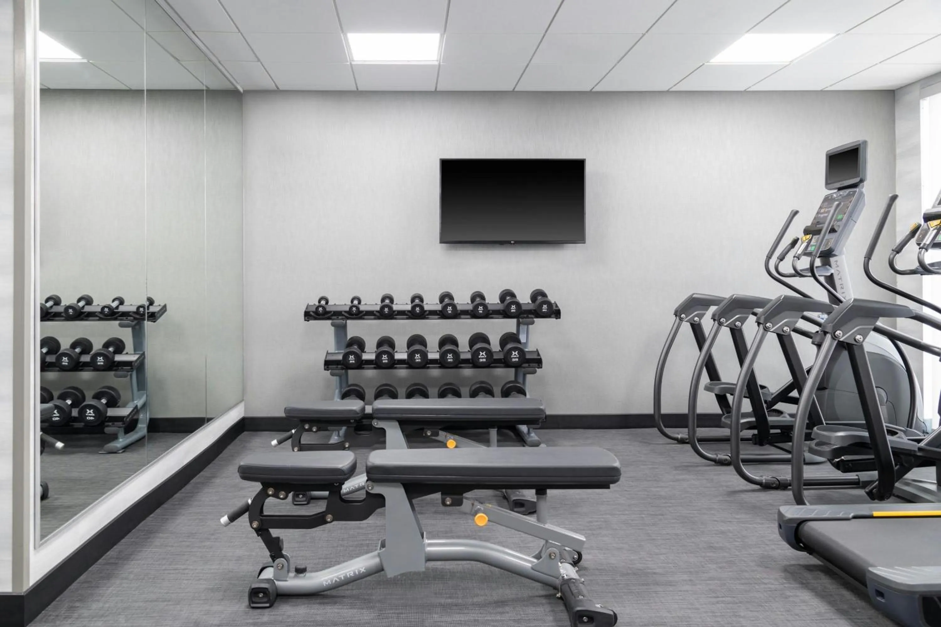 Fitness centre/facilities in Fairfield by Marriott Inn & Suites Detroit Taylor