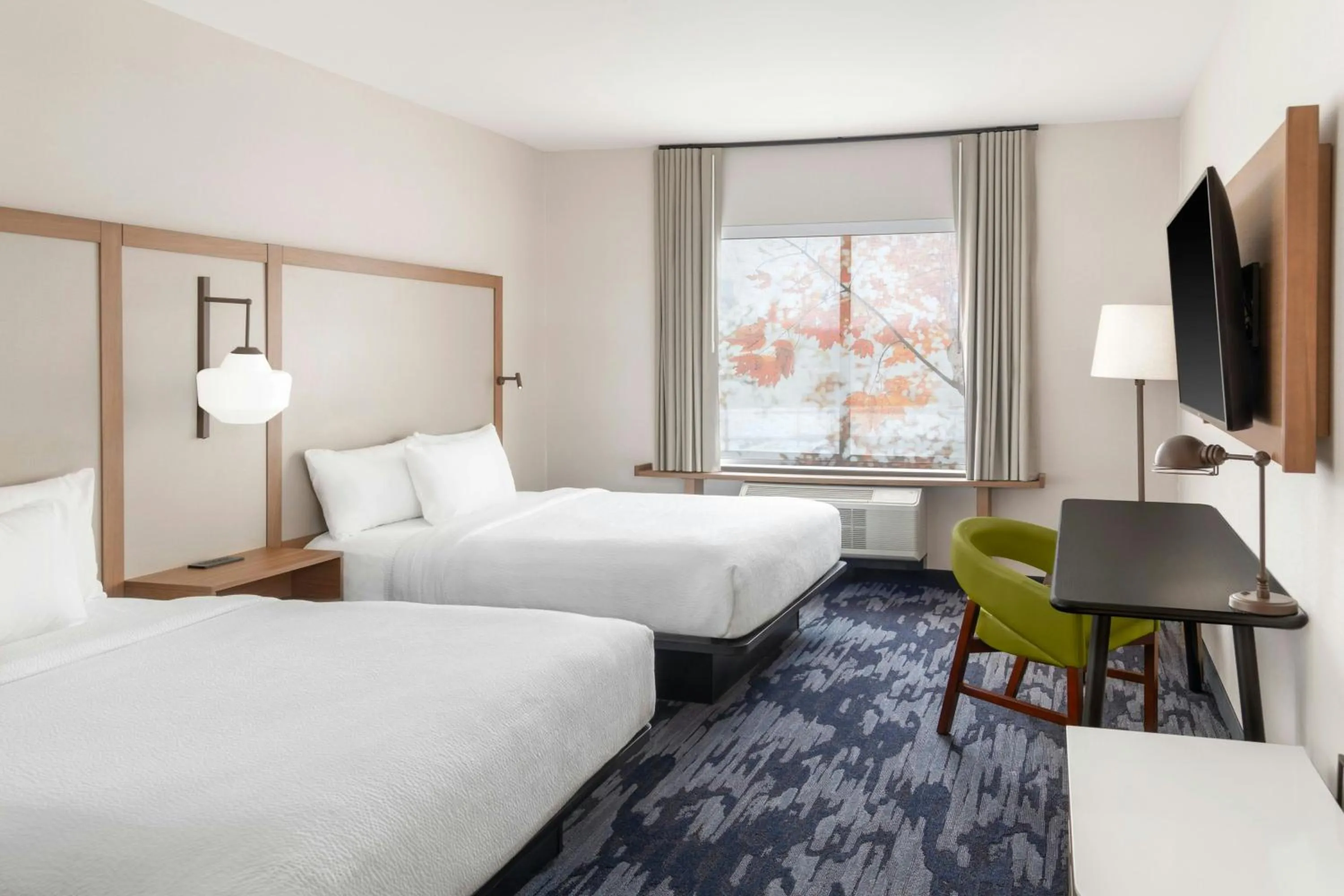 Photo of the whole room, Bed in Fairfield by Marriott Inn & Suites Detroit Taylor