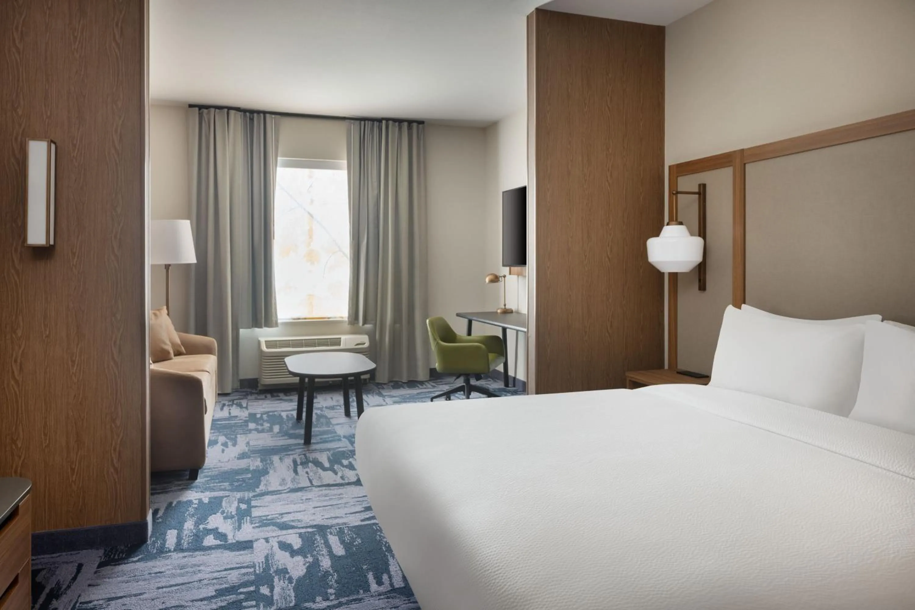 Photo of the whole room, Bed in Fairfield by Marriott Inn & Suites Montrose