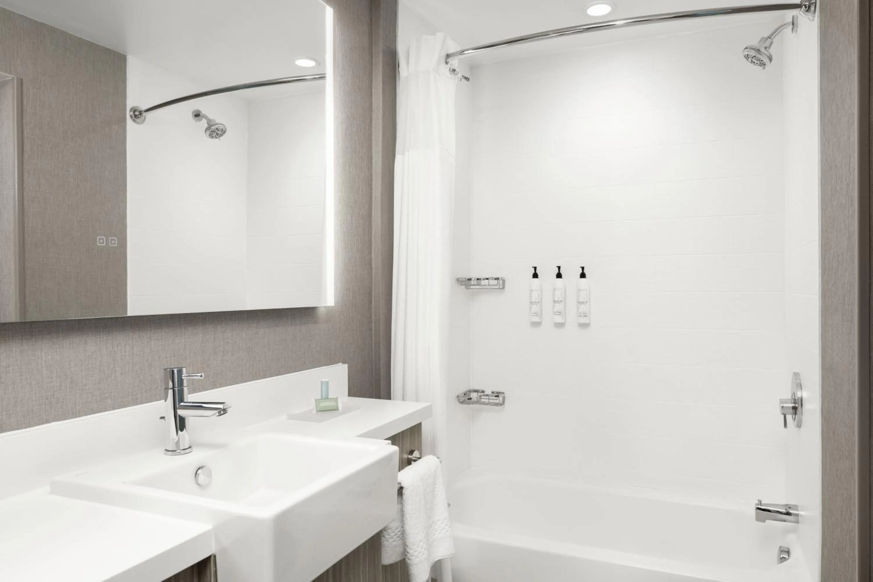 Bathroom in SpringHill Suites by Marriott Roanoke North