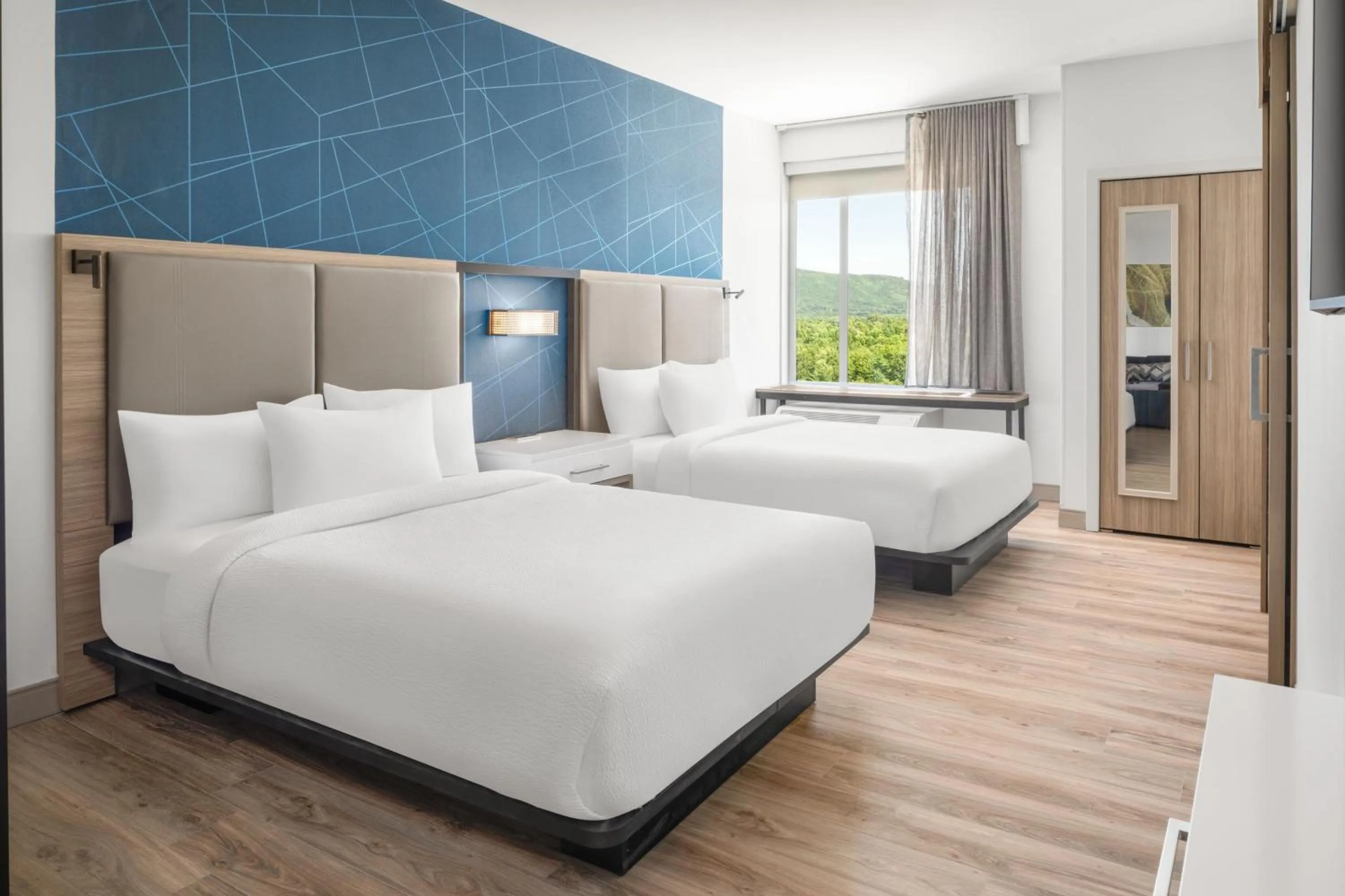 Photo of the whole room, Bed in SpringHill Suites by Marriott Roanoke North