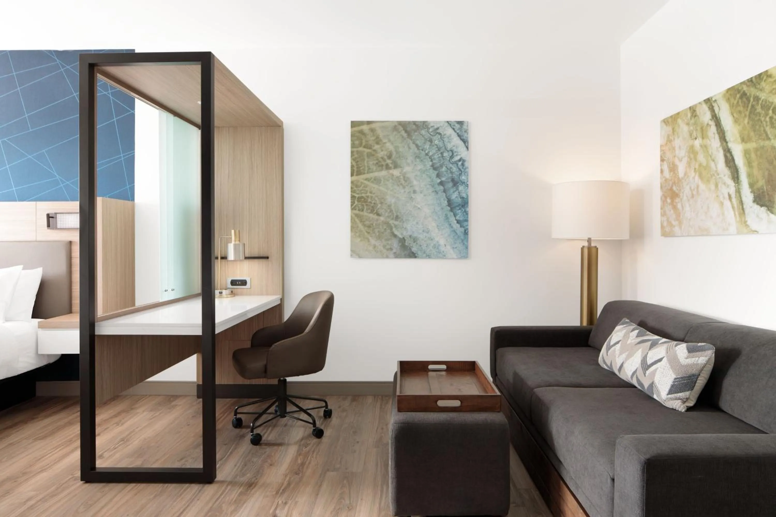 Living room, Bed in SpringHill Suites by Marriott Roanoke North