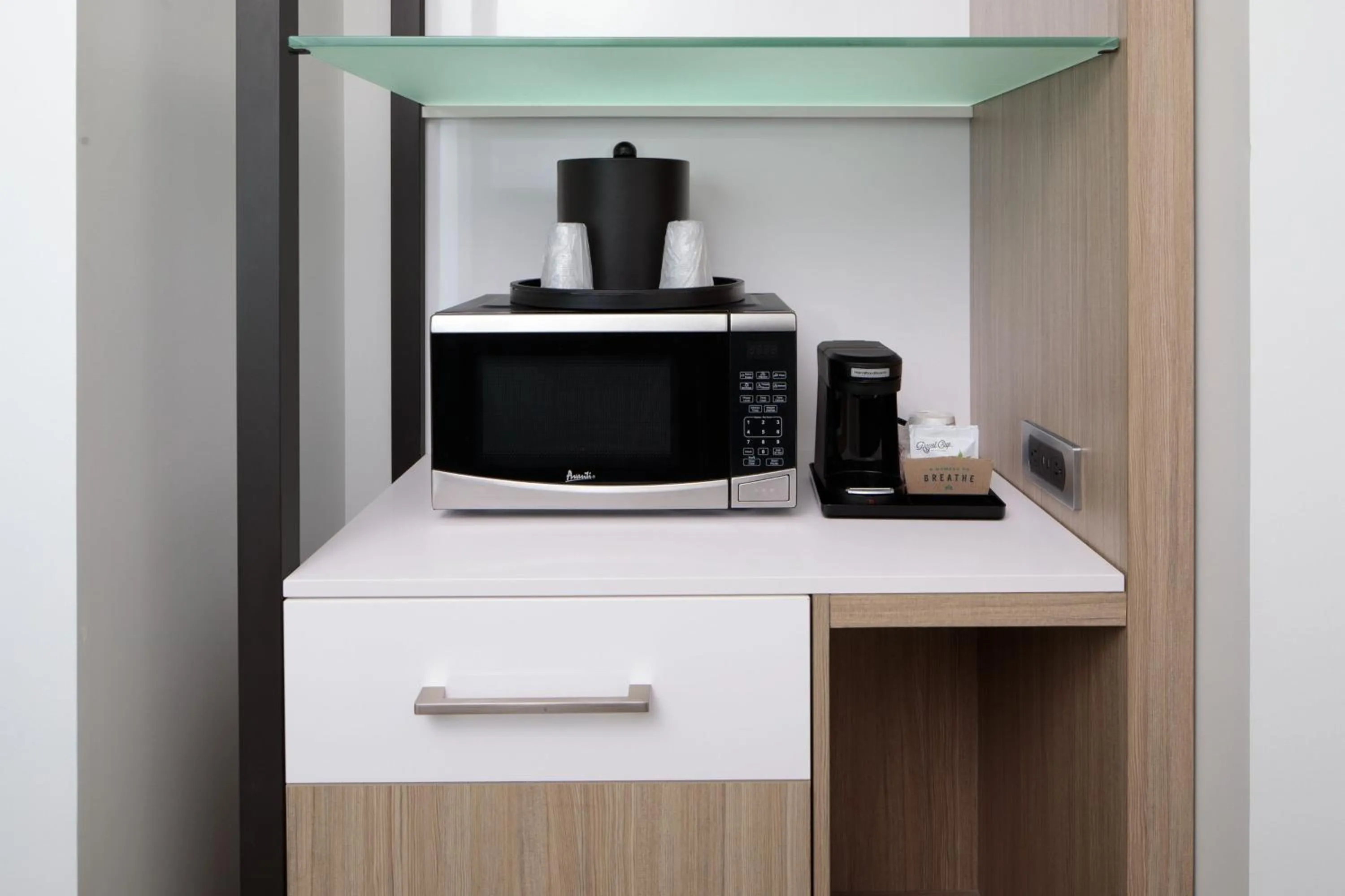 Lounge or bar in SpringHill Suites by Marriott Roanoke North