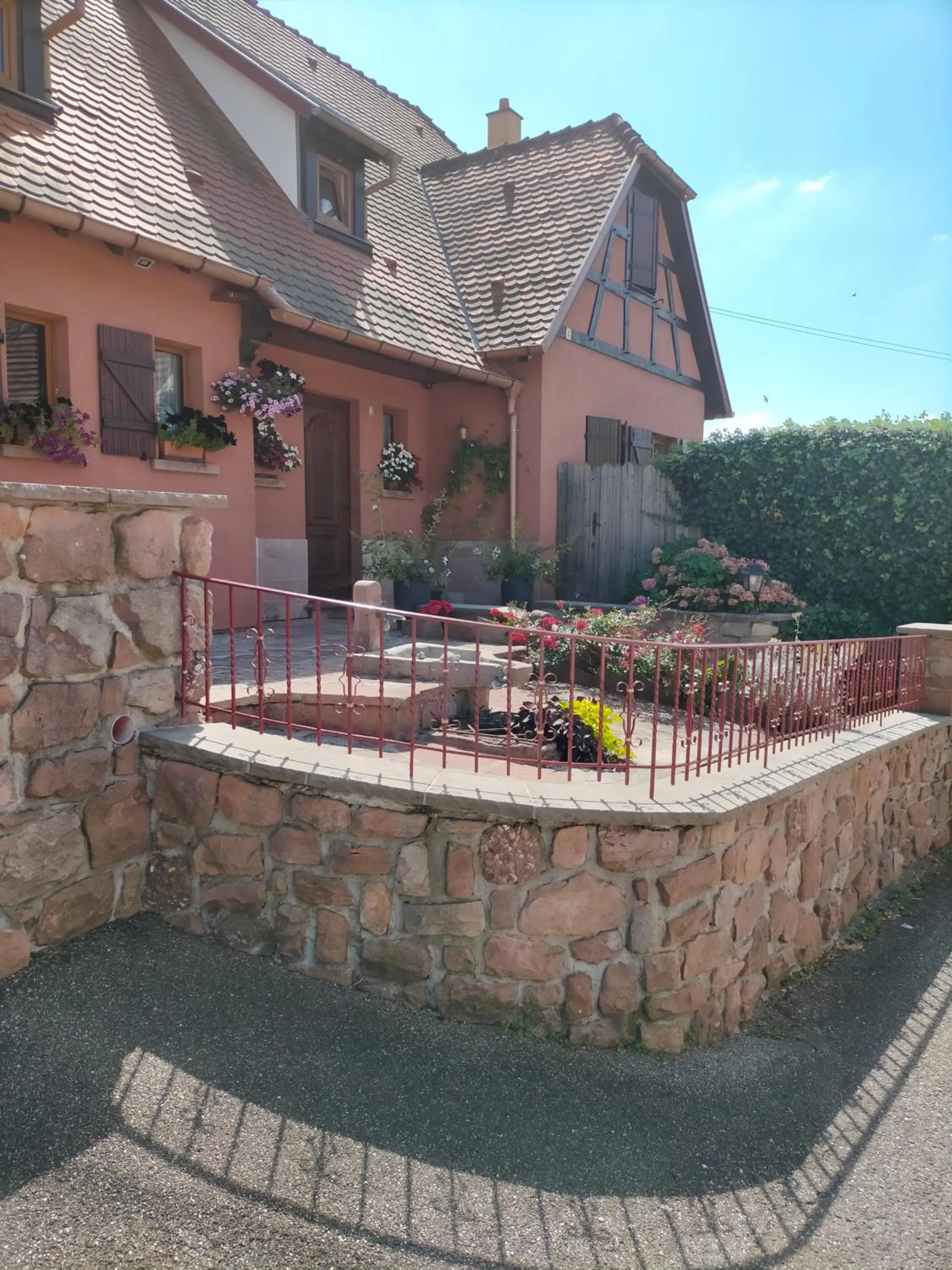 Property building in Chez Yolande