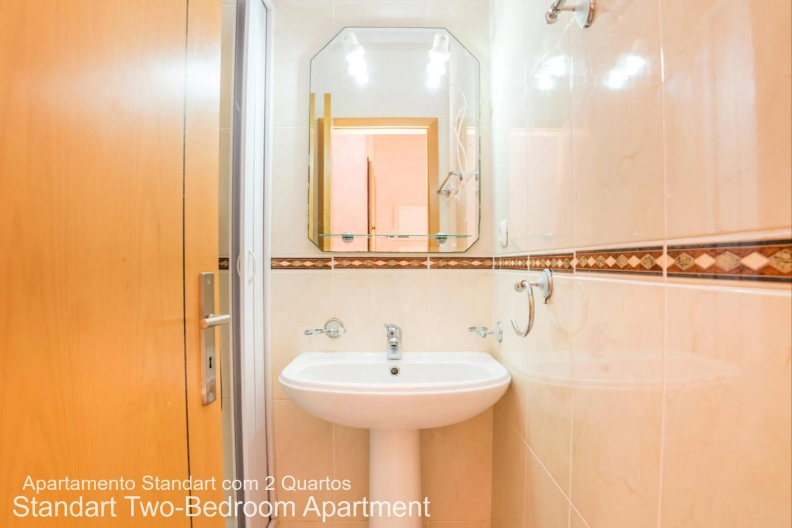 Bathroom in Akisol Albufeira Ocean II