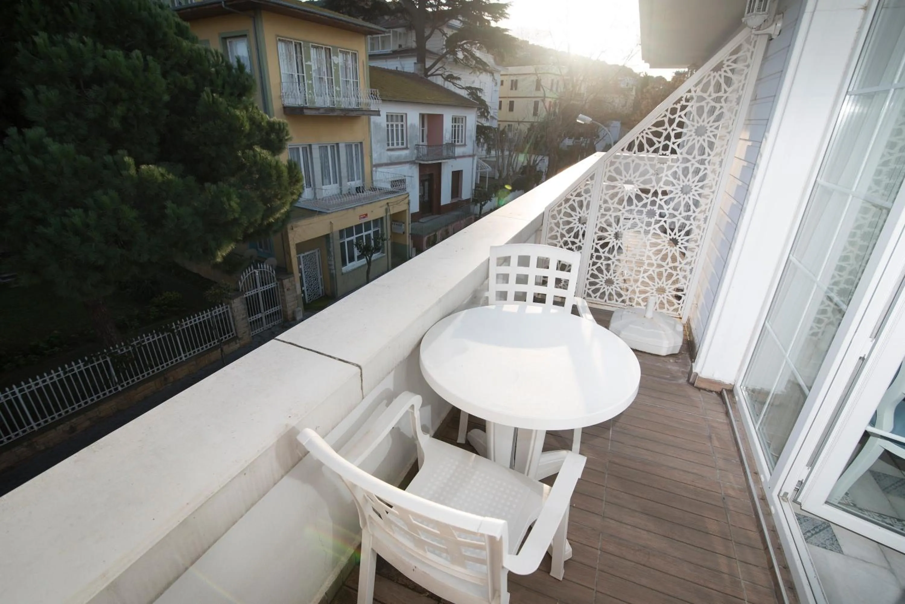 Balcony/Terrace in Buyukada Cankaya Hotel