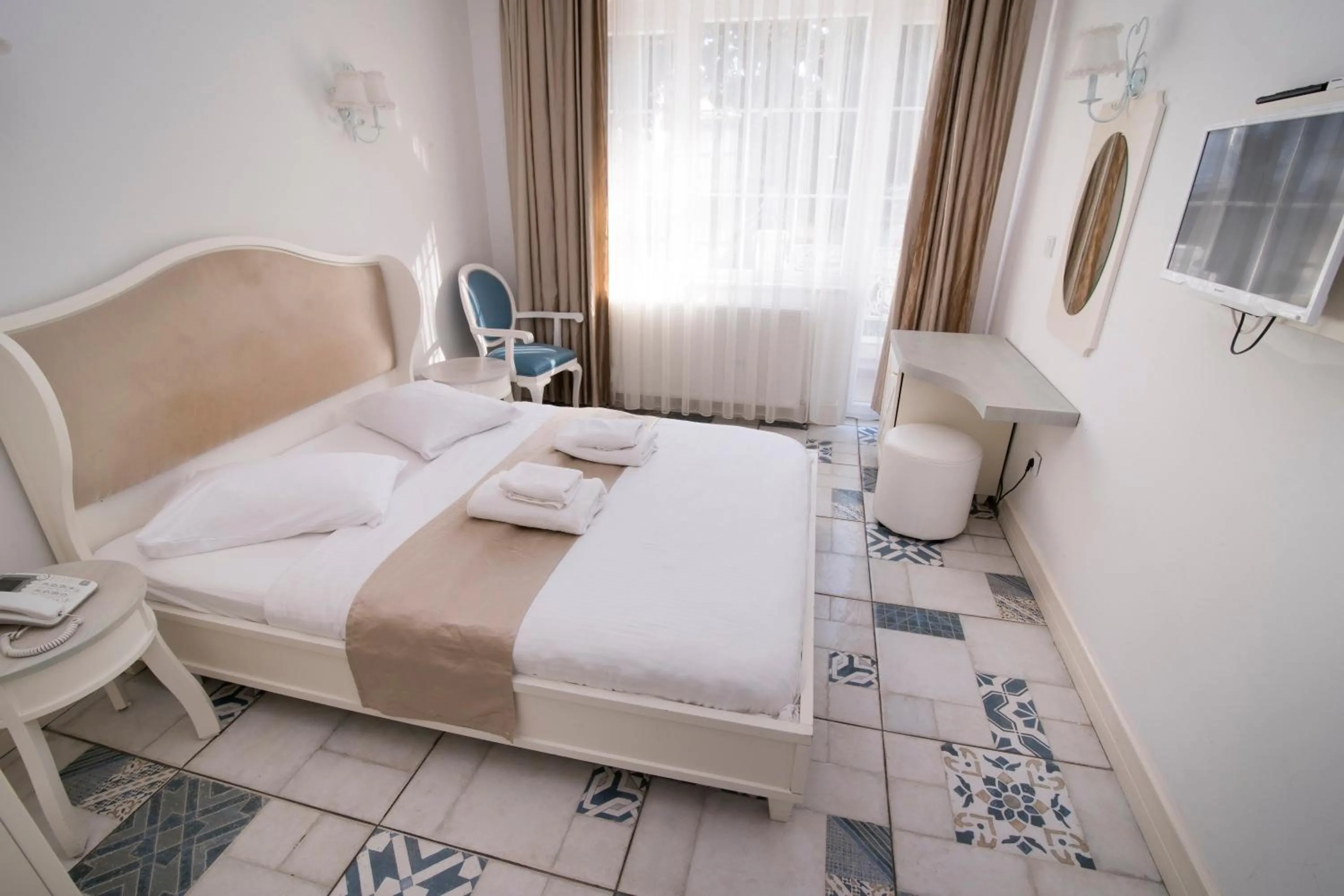 Photo of the whole room, Bed in Buyukada Cankaya Hotel