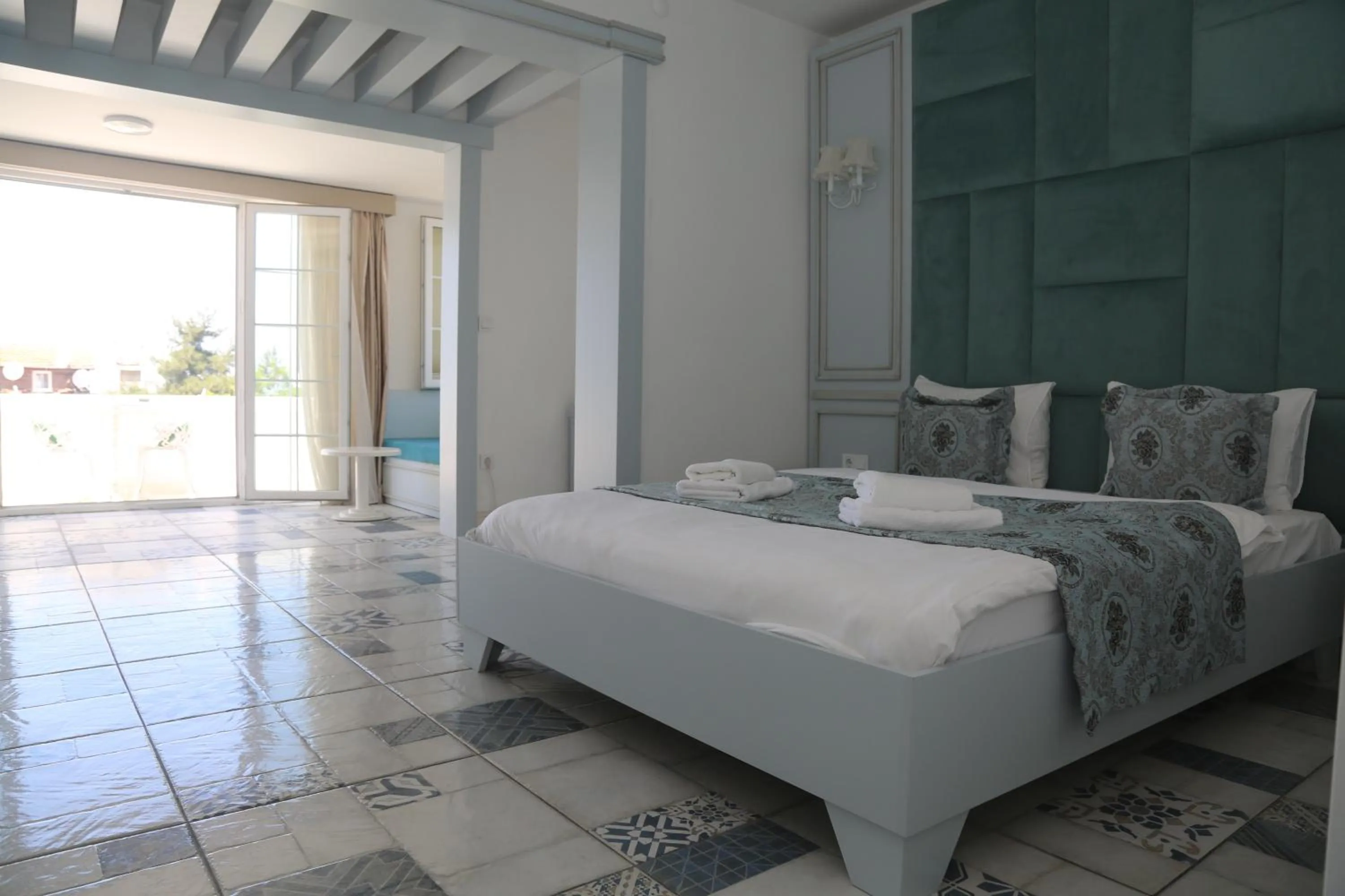 Sea view, Bed in Buyukada Cankaya Hotel