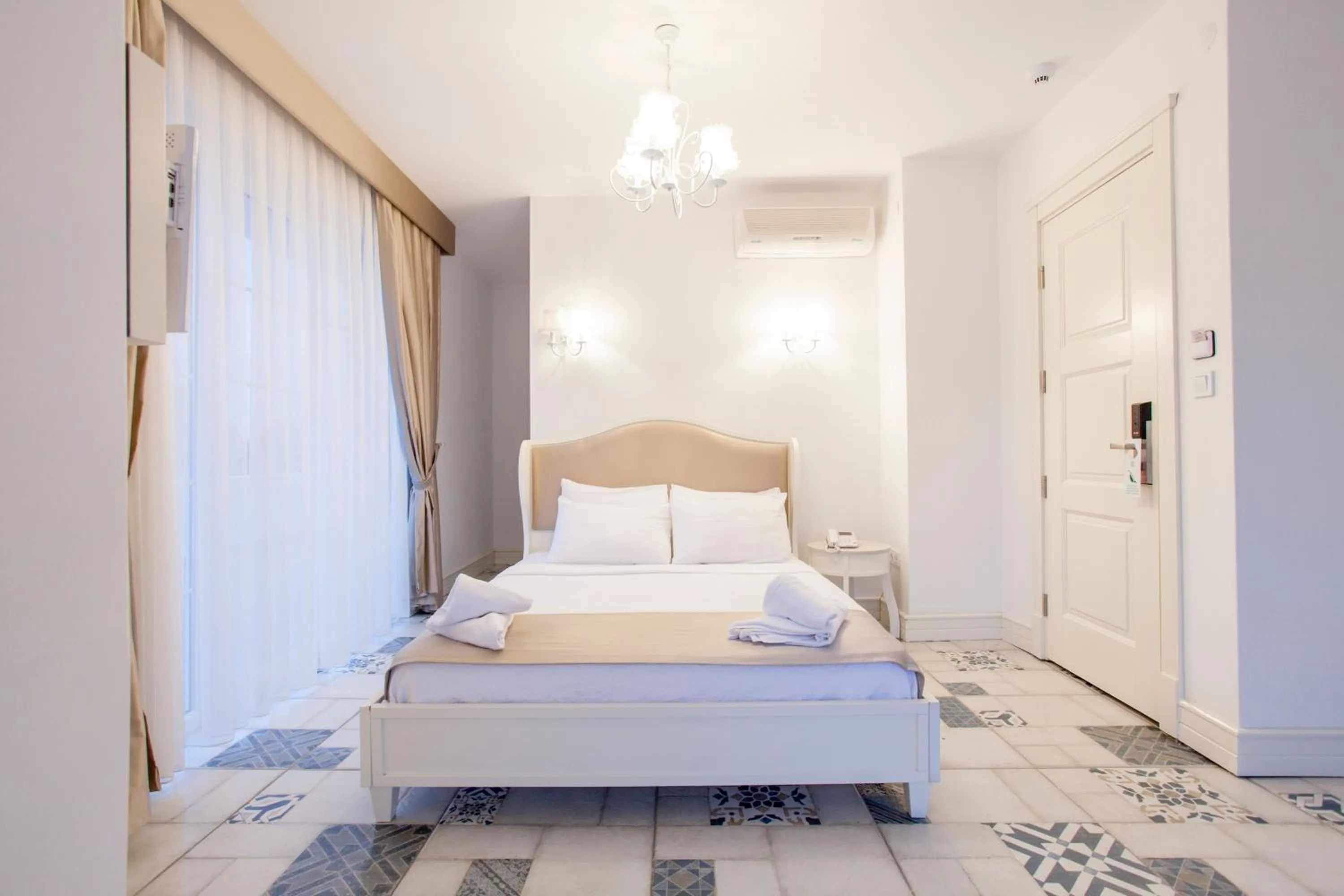 Staff, Bed in Buyukada Cankaya Hotel