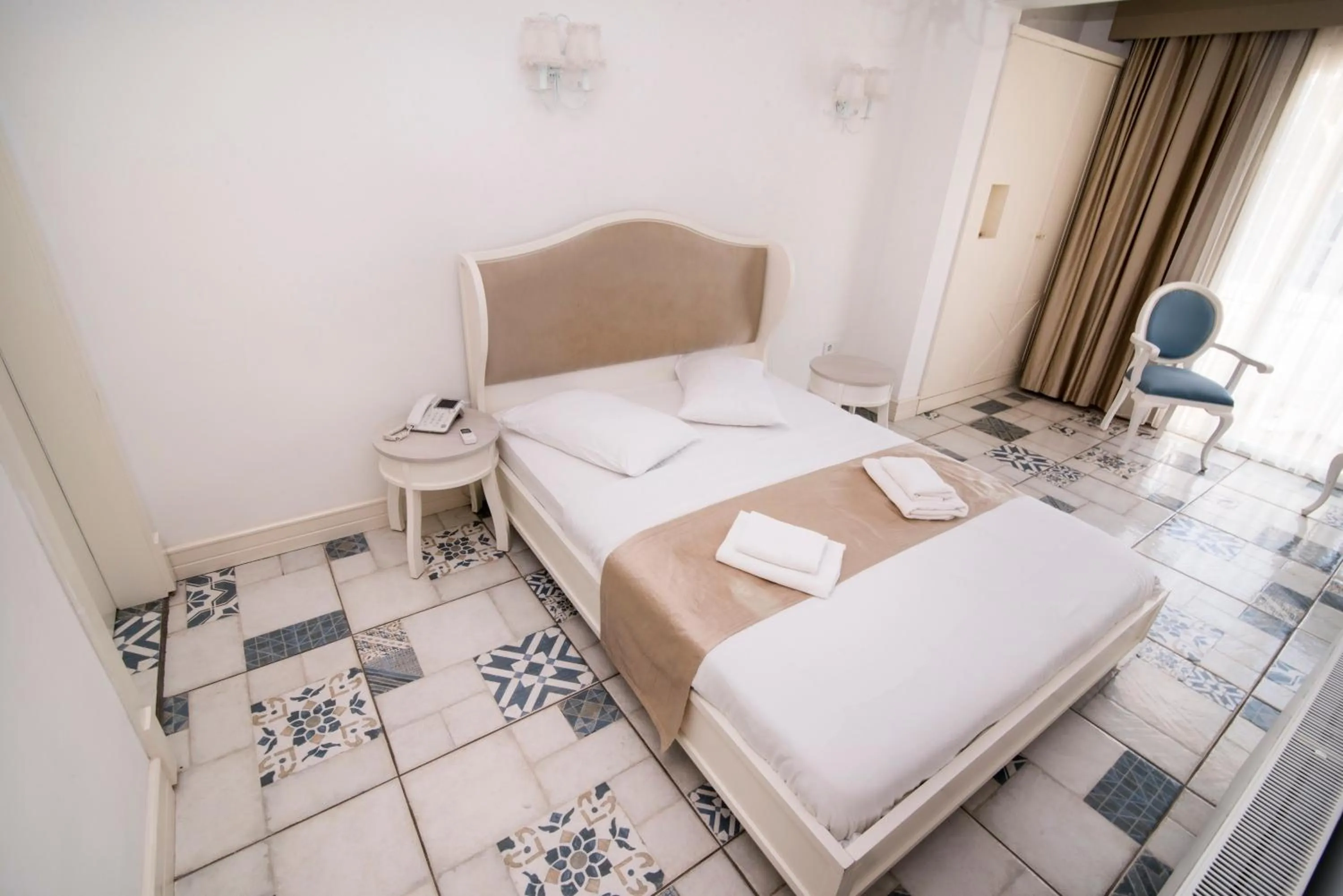 Photo of the whole room, Bed in Buyukada Cankaya Hotel