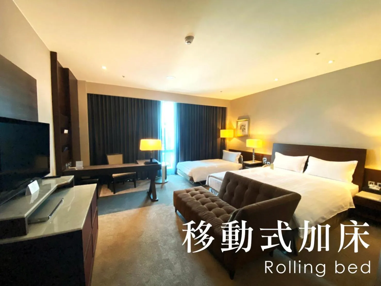 Bed in Taipung Suites